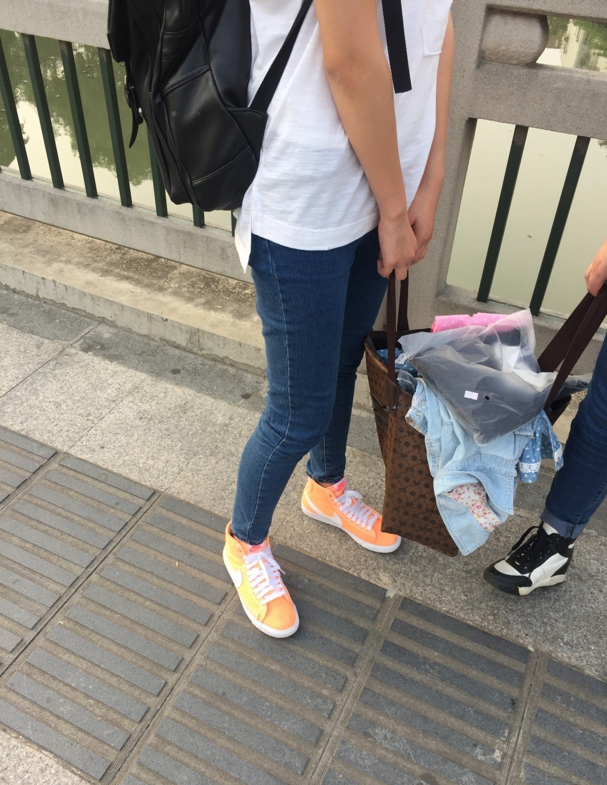 《高帮耐克》作品图