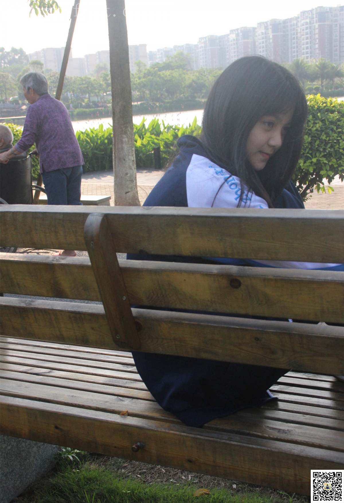 《甜甜的学姐》作品图