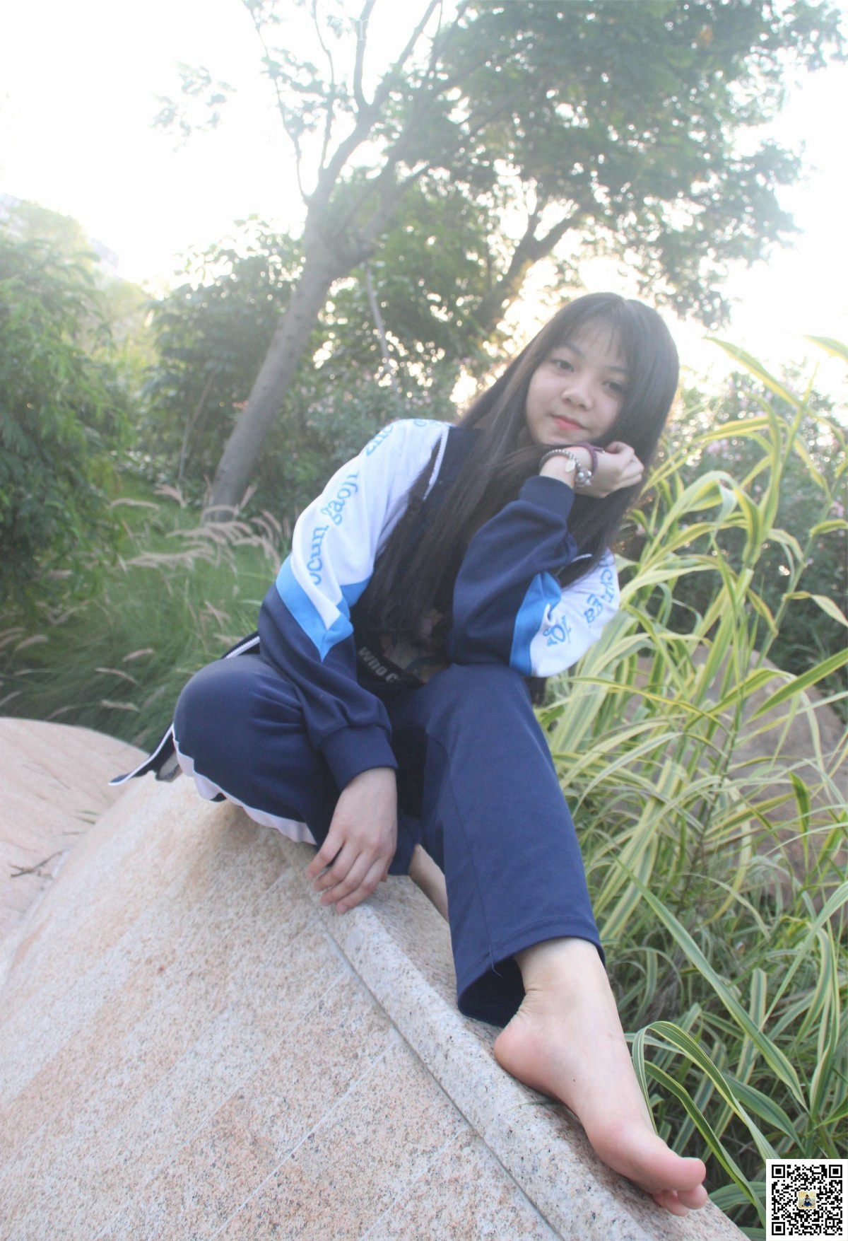 《甜甜的学姐》作品图