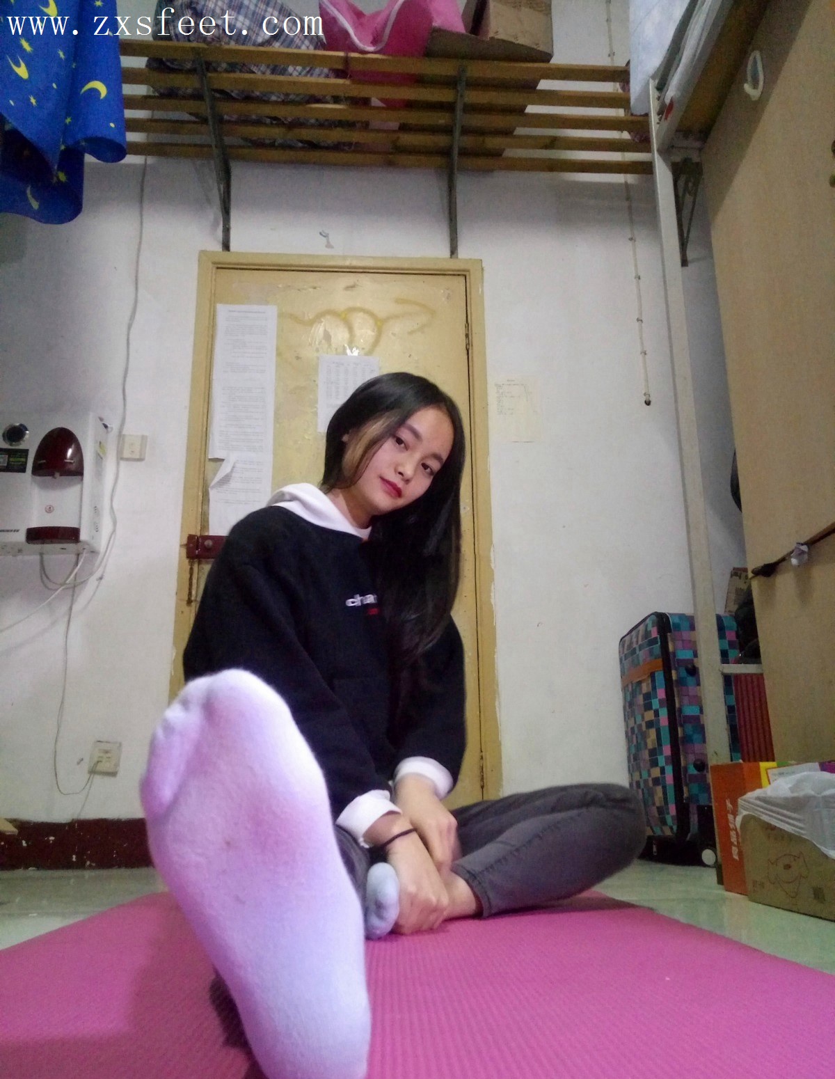 《寝室的拍摄》作品图