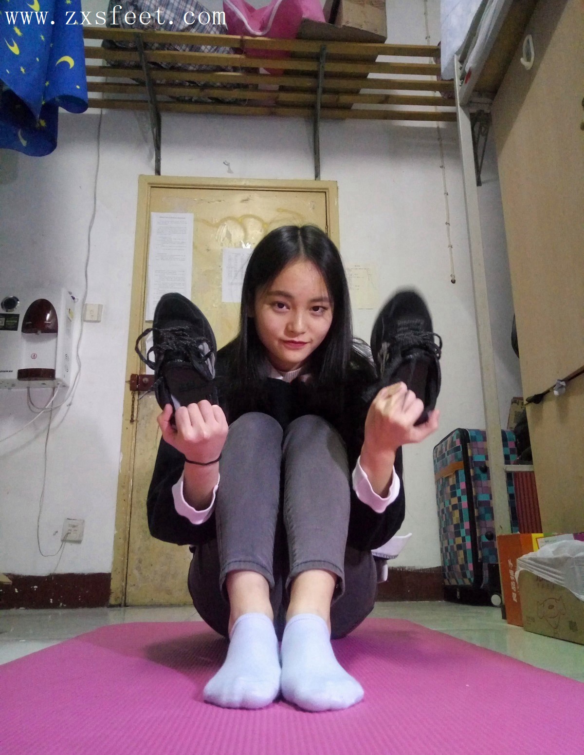 《寝室的拍摄》作品图