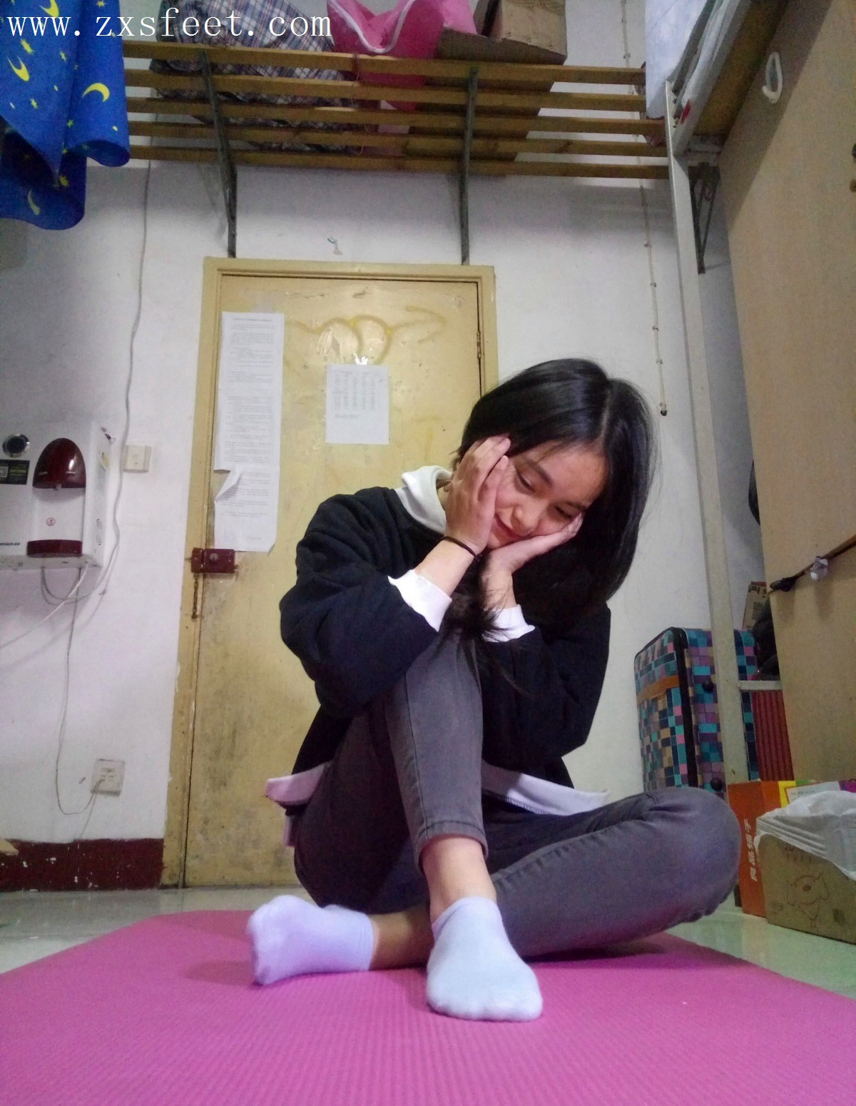 《寝室的拍摄》作品图