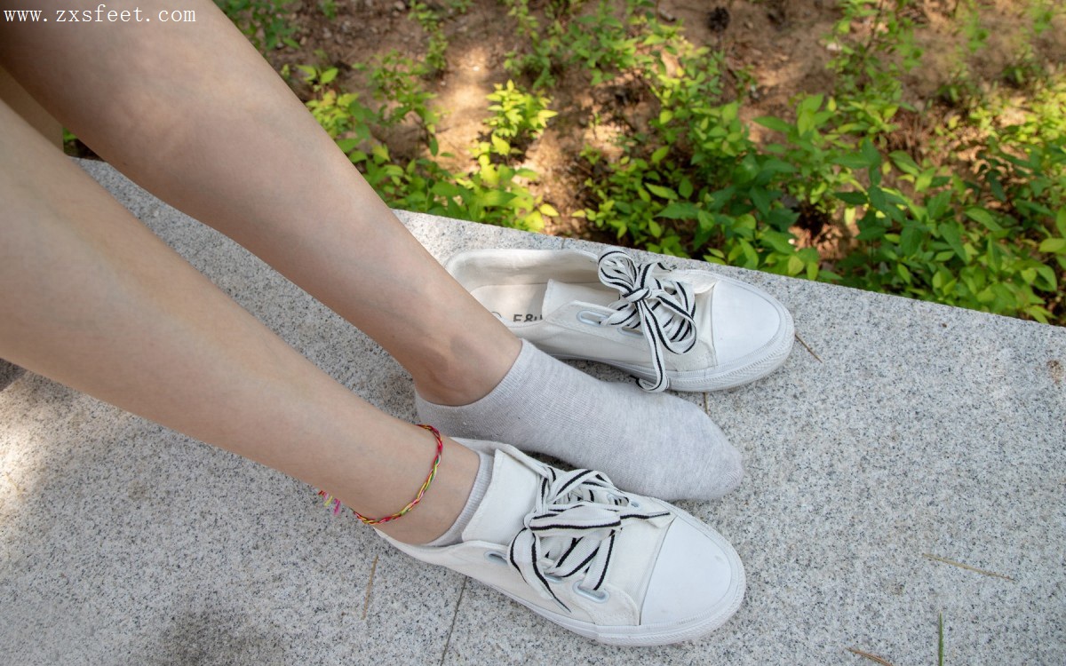 《绿荫之下》作品图