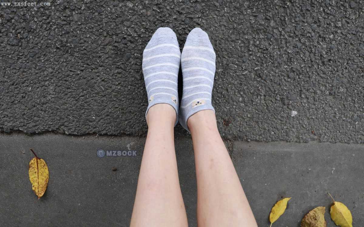 《街边的小姑娘》作品图