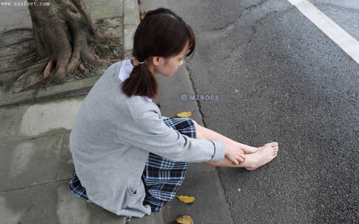 《街边的小姑娘》作品图