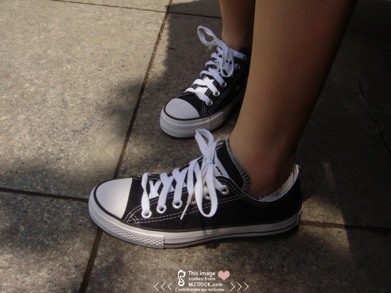 《黑色帆布鞋船袜萝莉》作品图