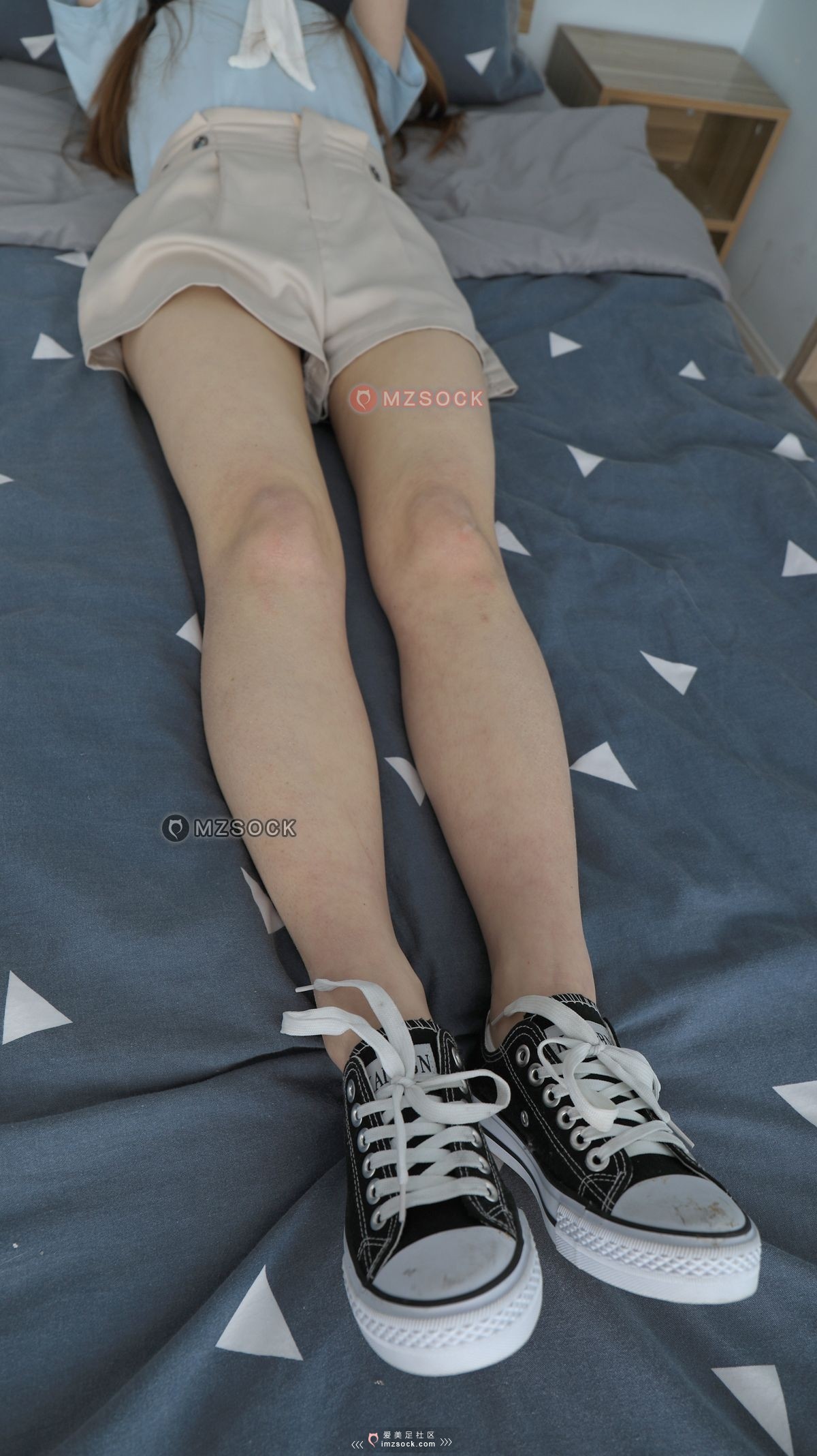 《小希船袜帆布鞋》作品图