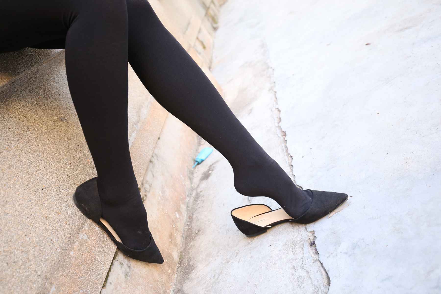 《学姐脚挑高跟鞋》作品图