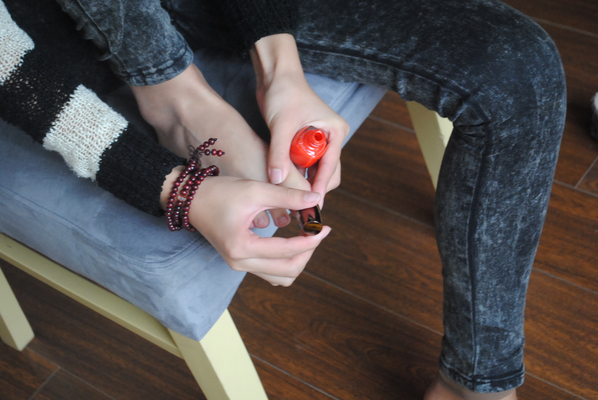 《闺蜜臭美时的偷拍》作品图