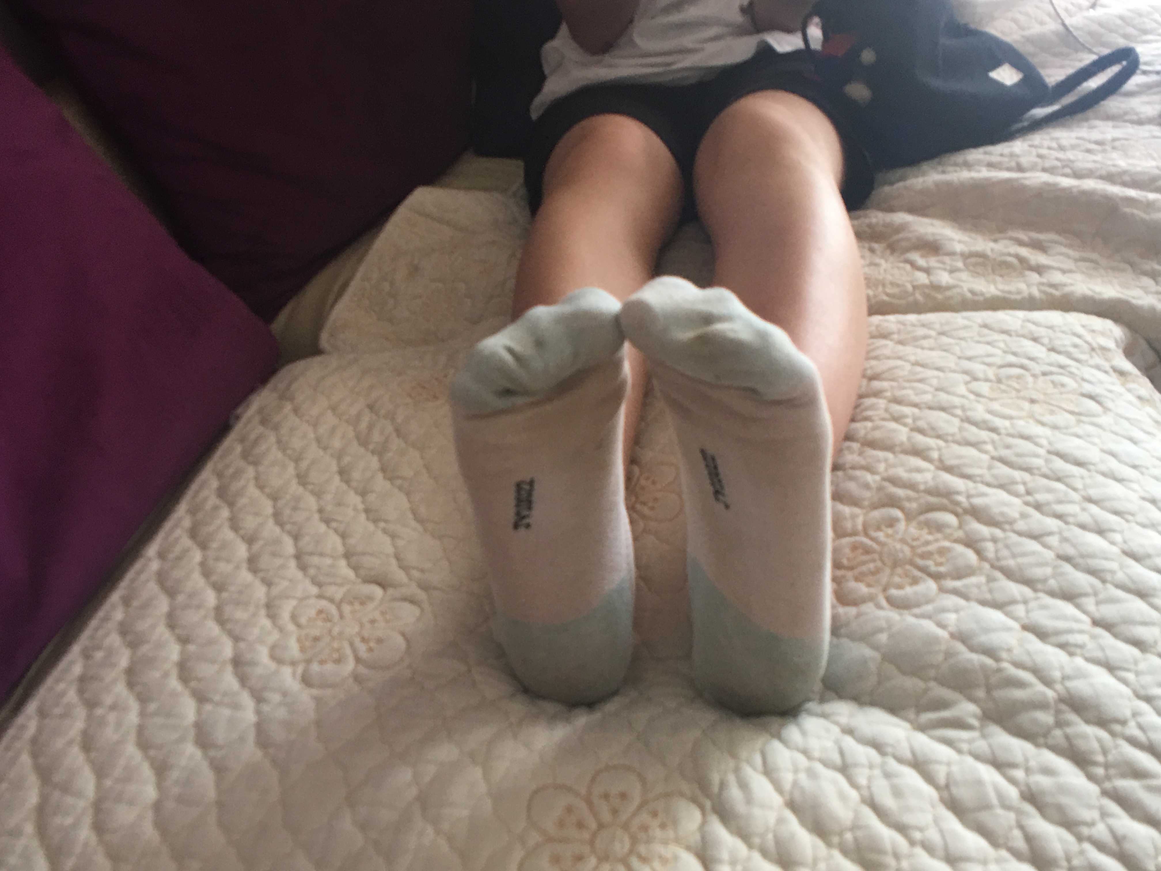 《周末在家玩妹妹的嫩脚》作品图