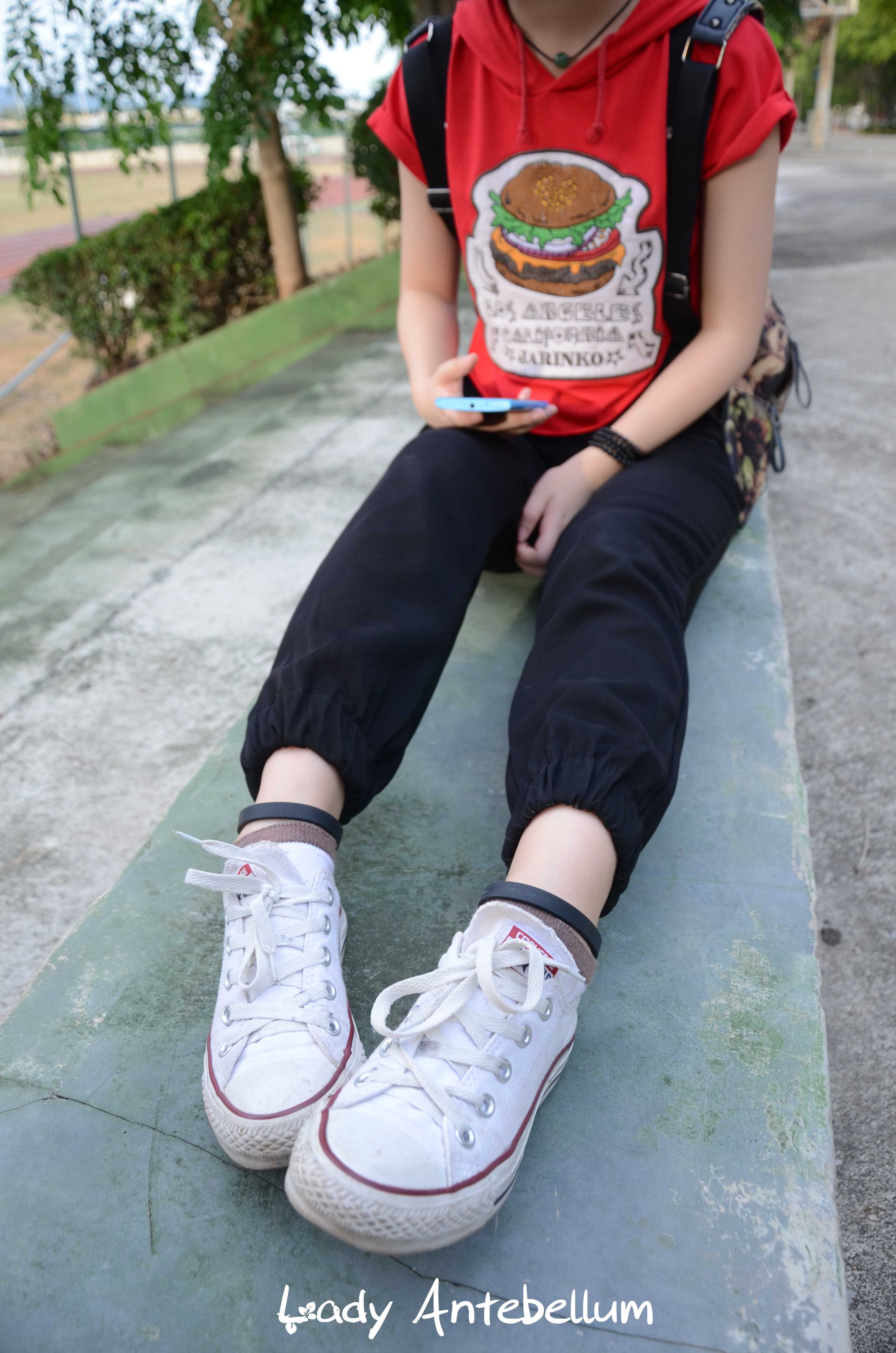 《有味道的白锦袜》作品图