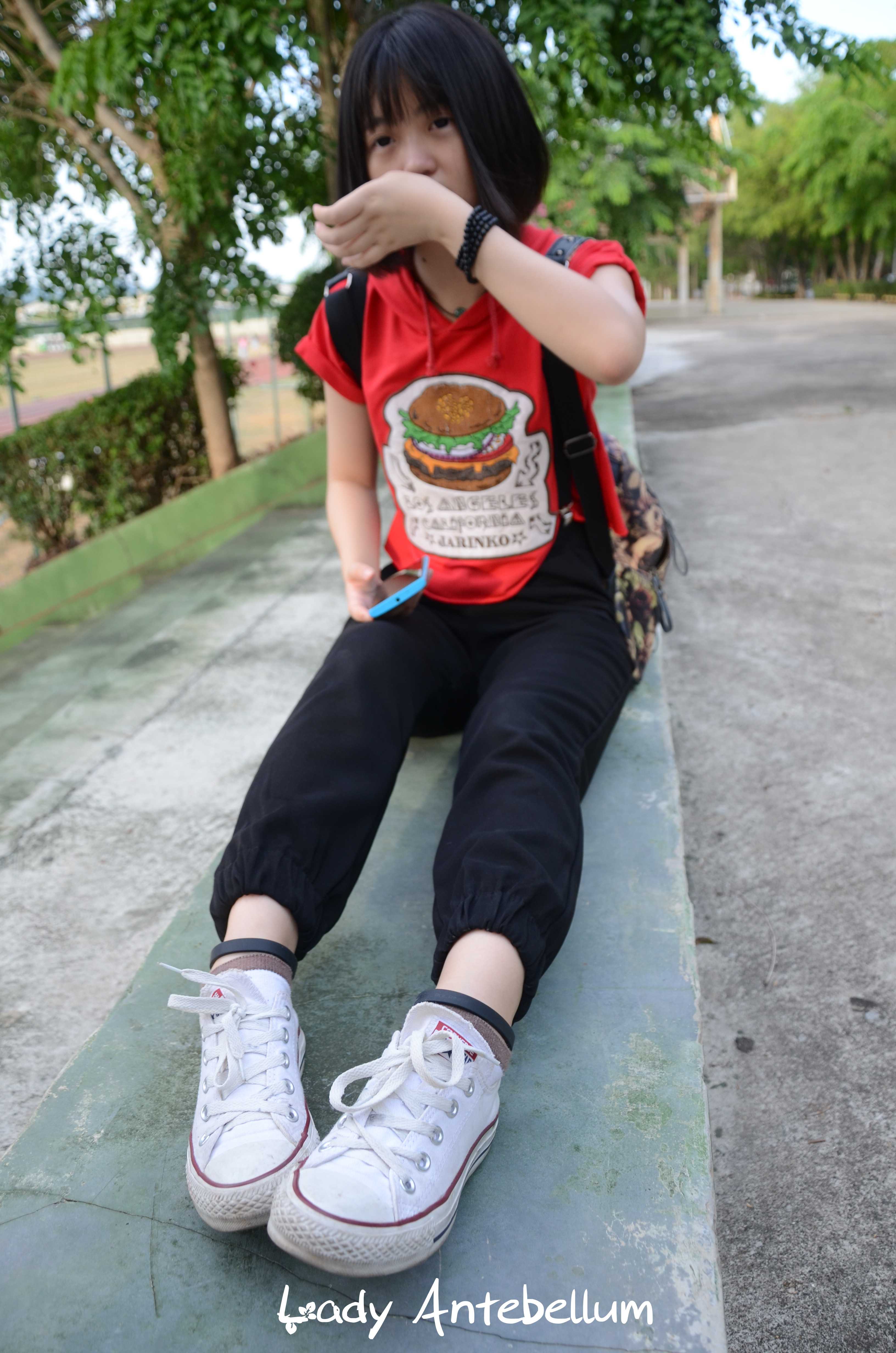 《有味道的白锦袜》作品图