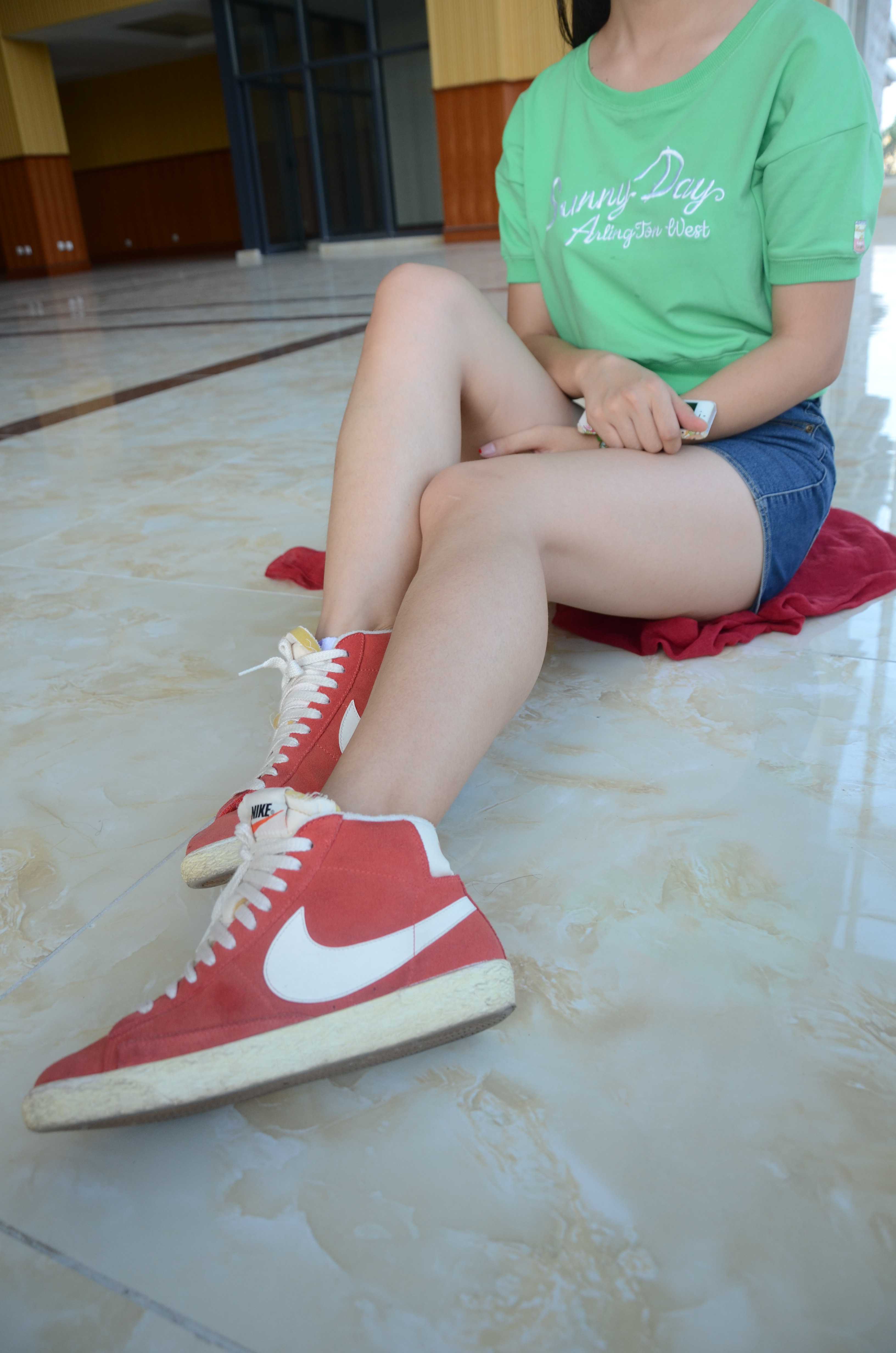 《经典原味斑点袜帆布鞋》作品图