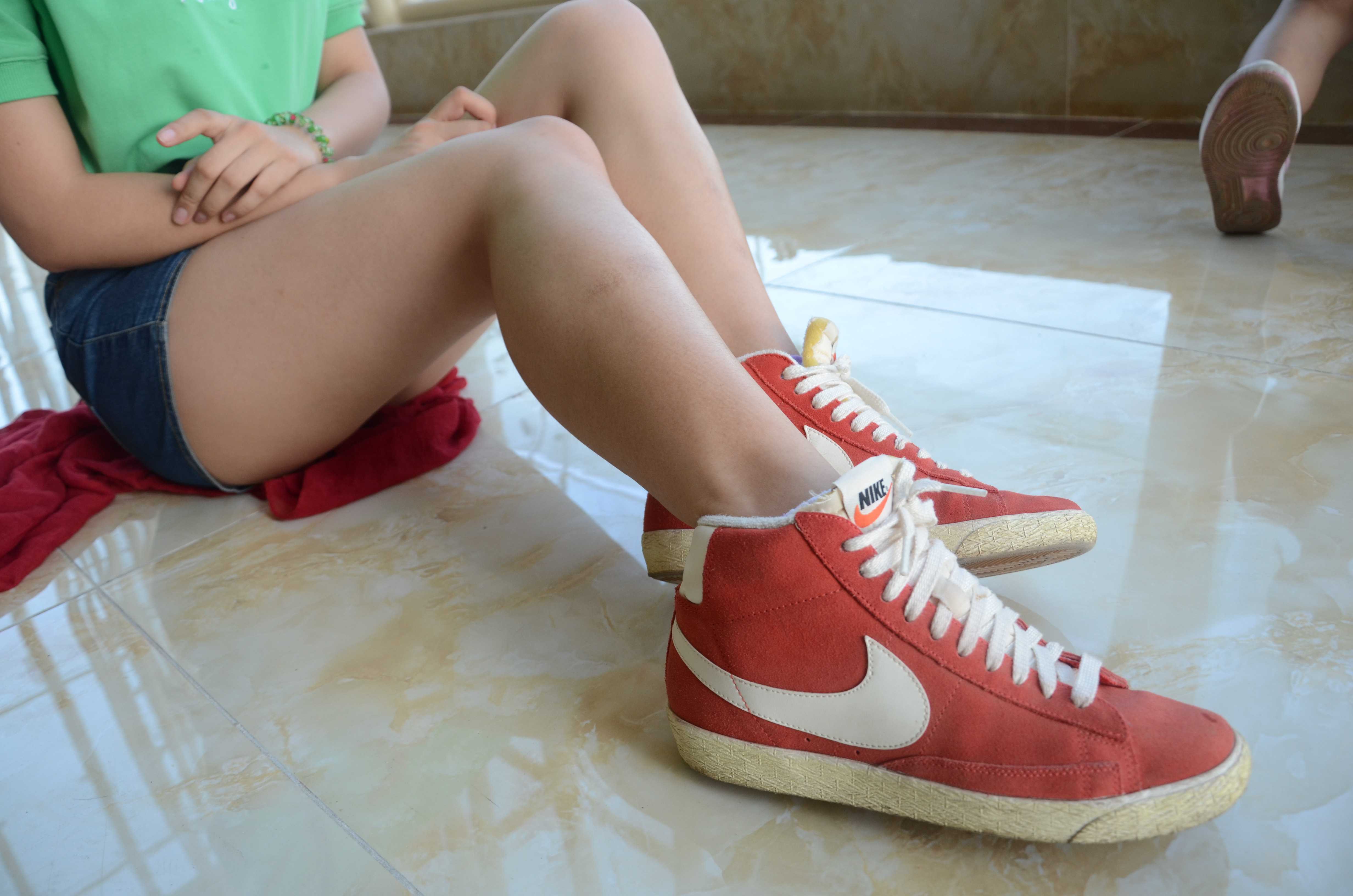 《经典原味斑点袜帆布鞋》作品图