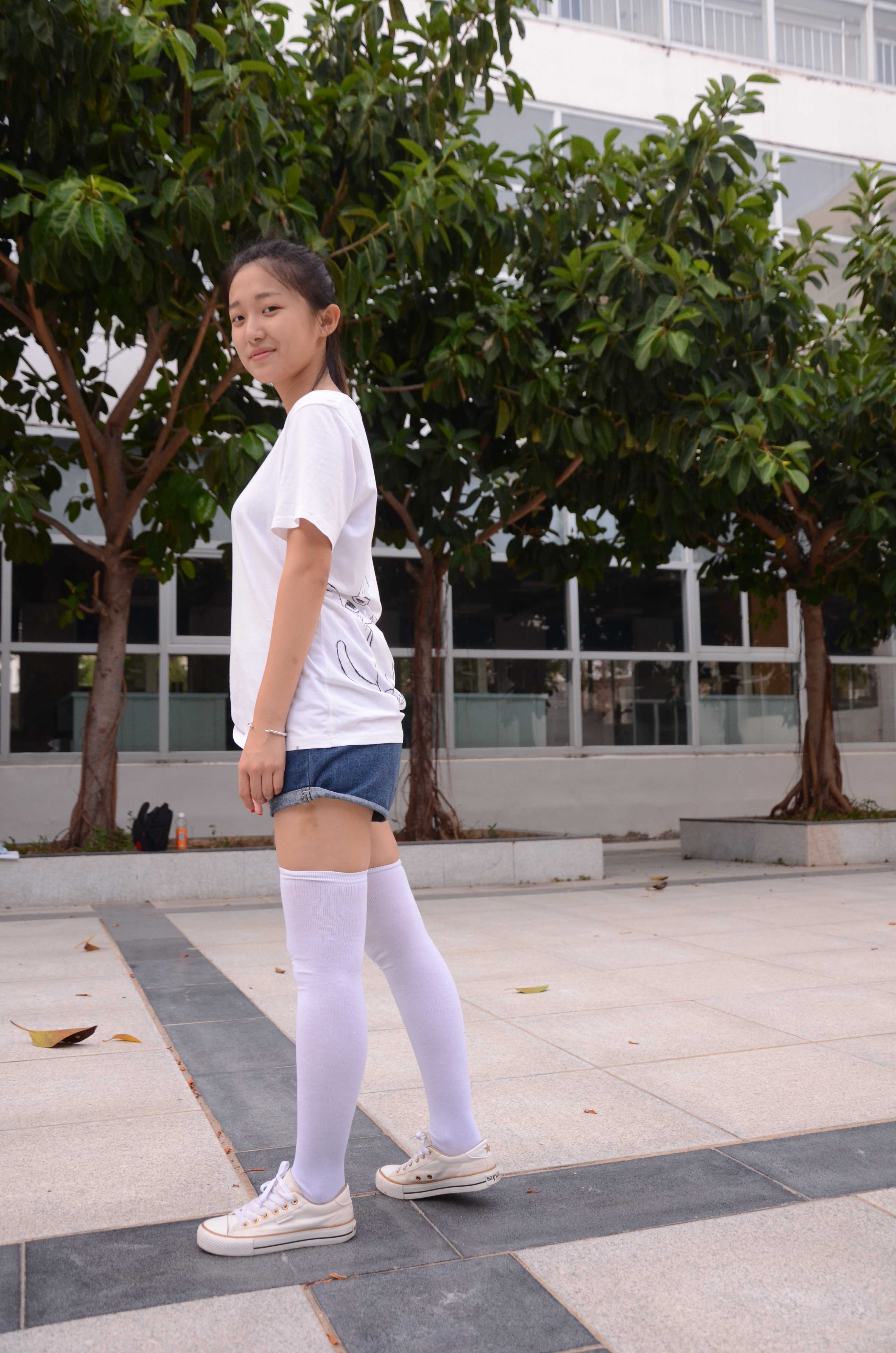 《清纯学妹长白袜》作品图