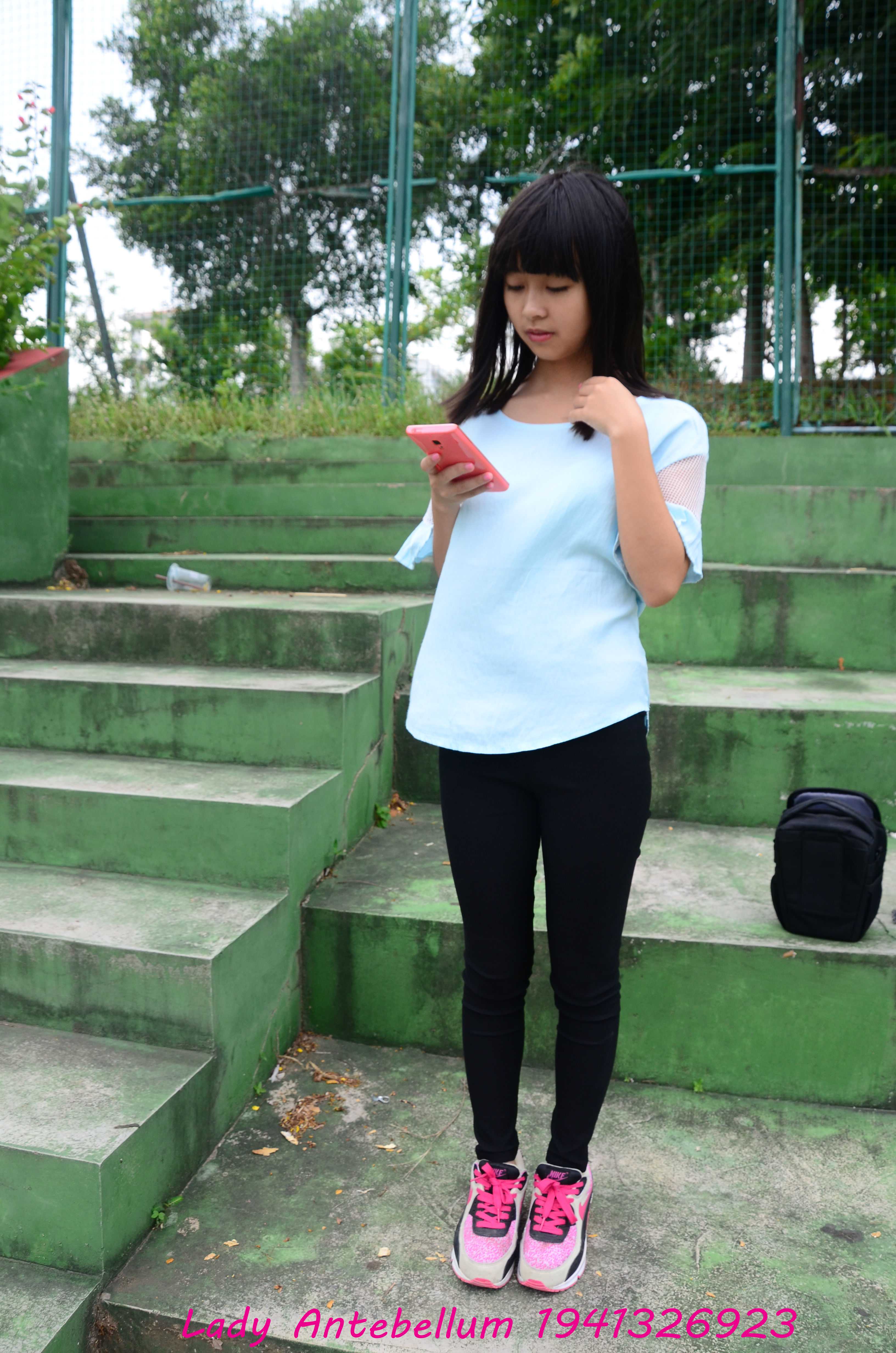 《学妹棉袜脚》作品图