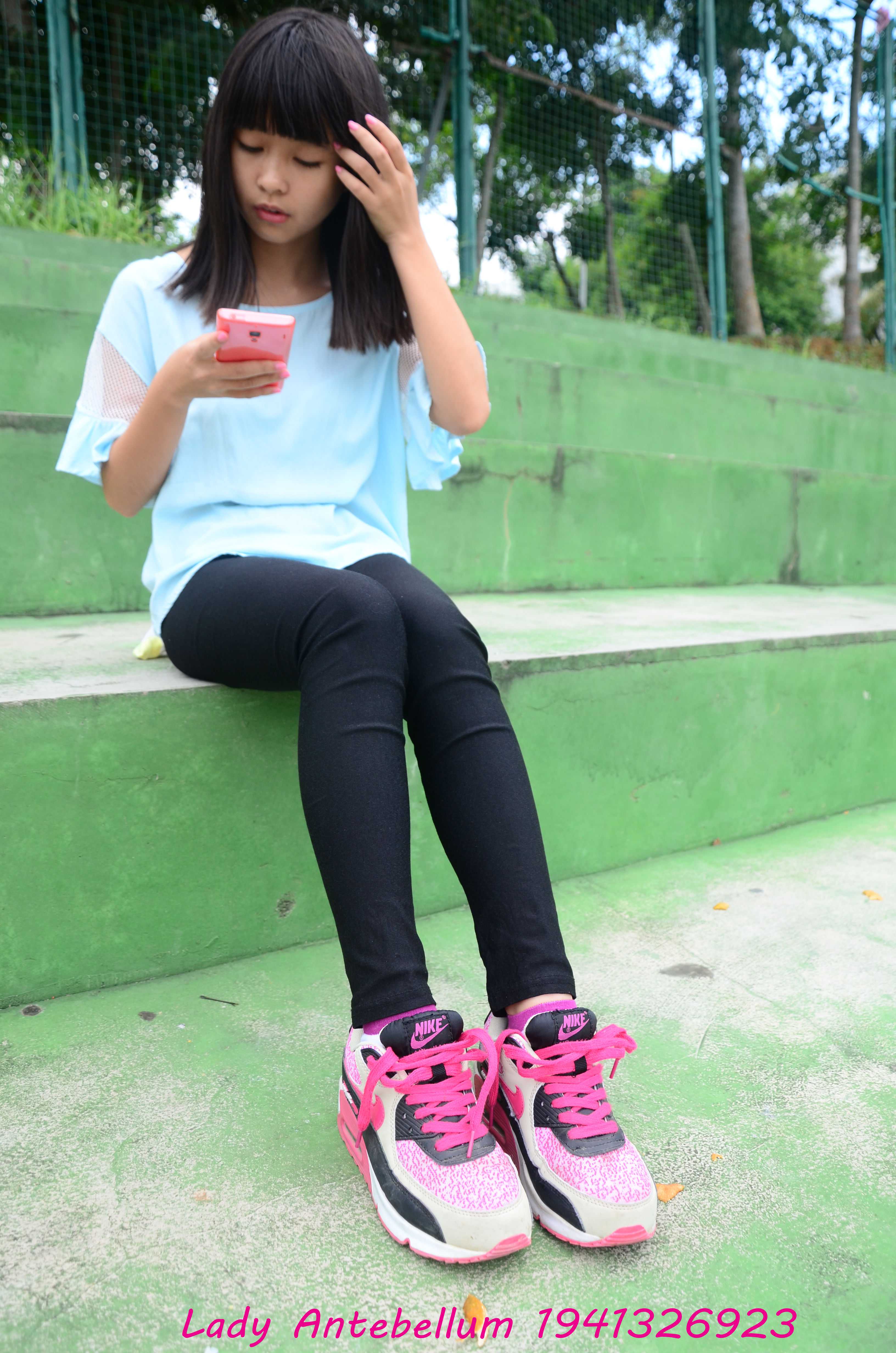 《学妹棉袜脚》作品图