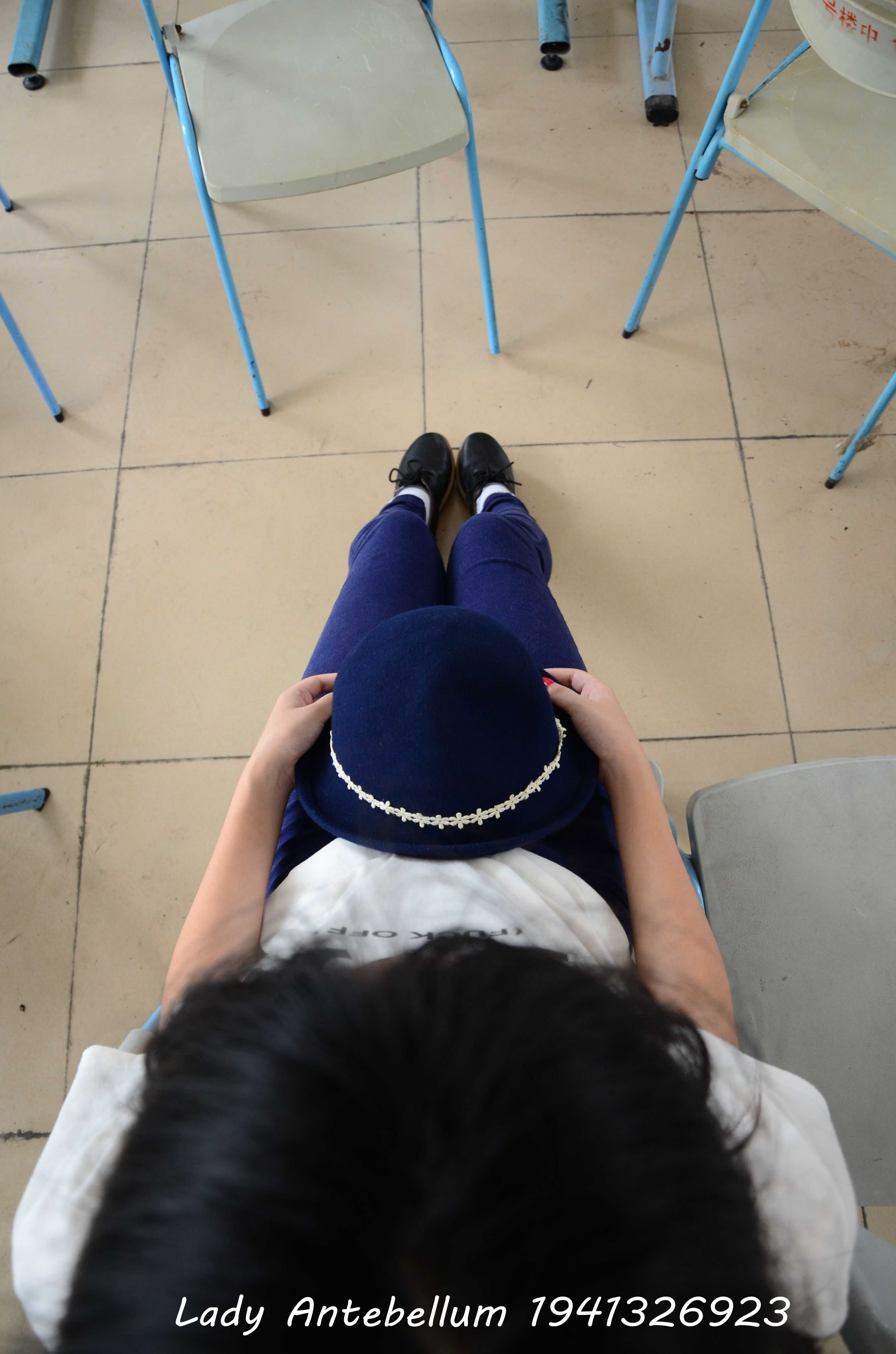 《大三学姐白锦袜》作品图