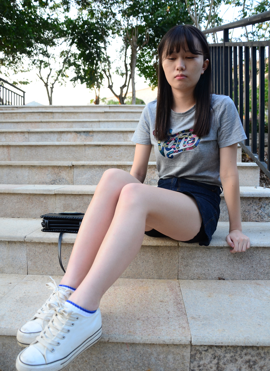 《运动后的白锦袜》作品图