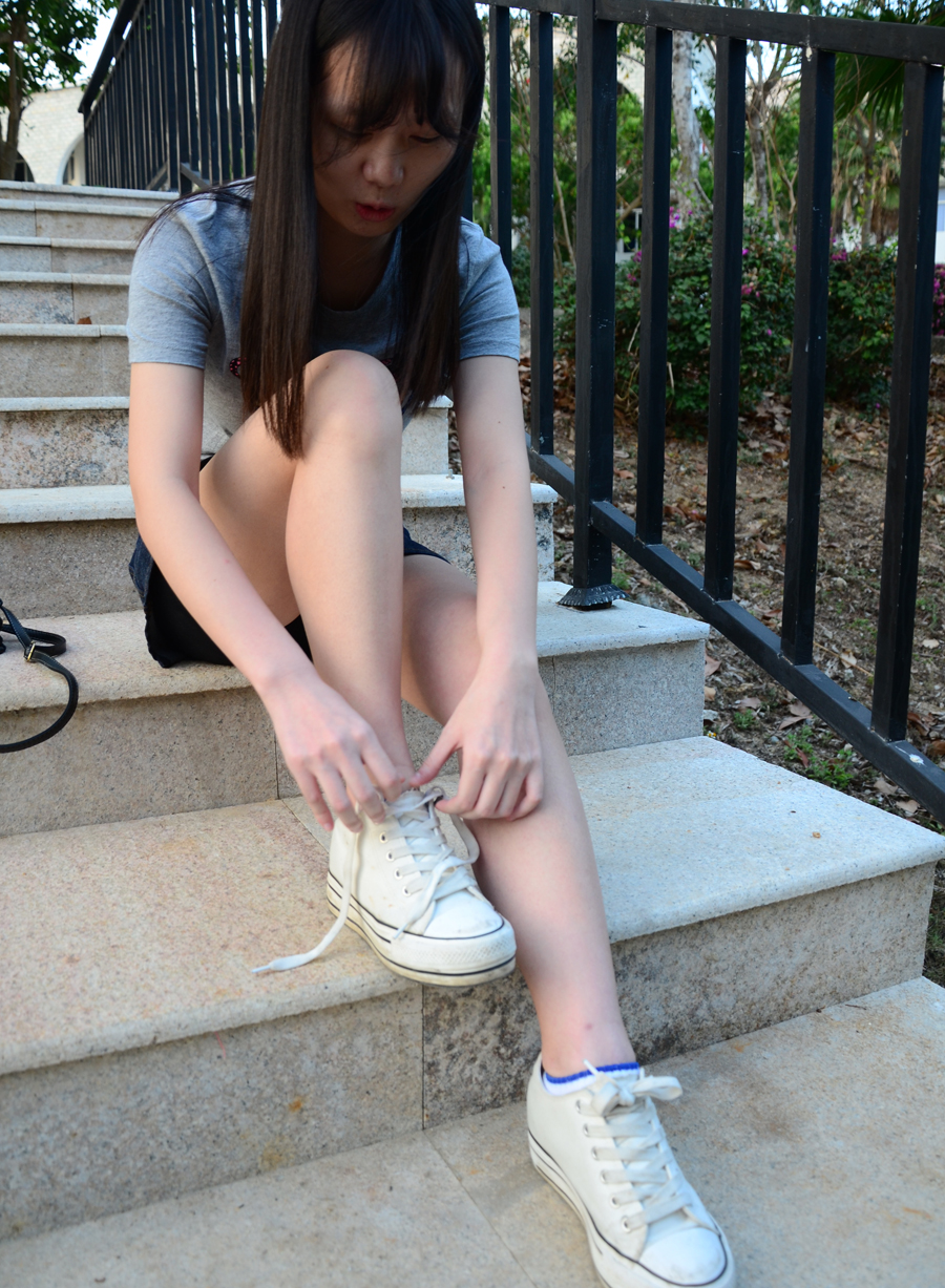 《运动后的白锦袜》作品图