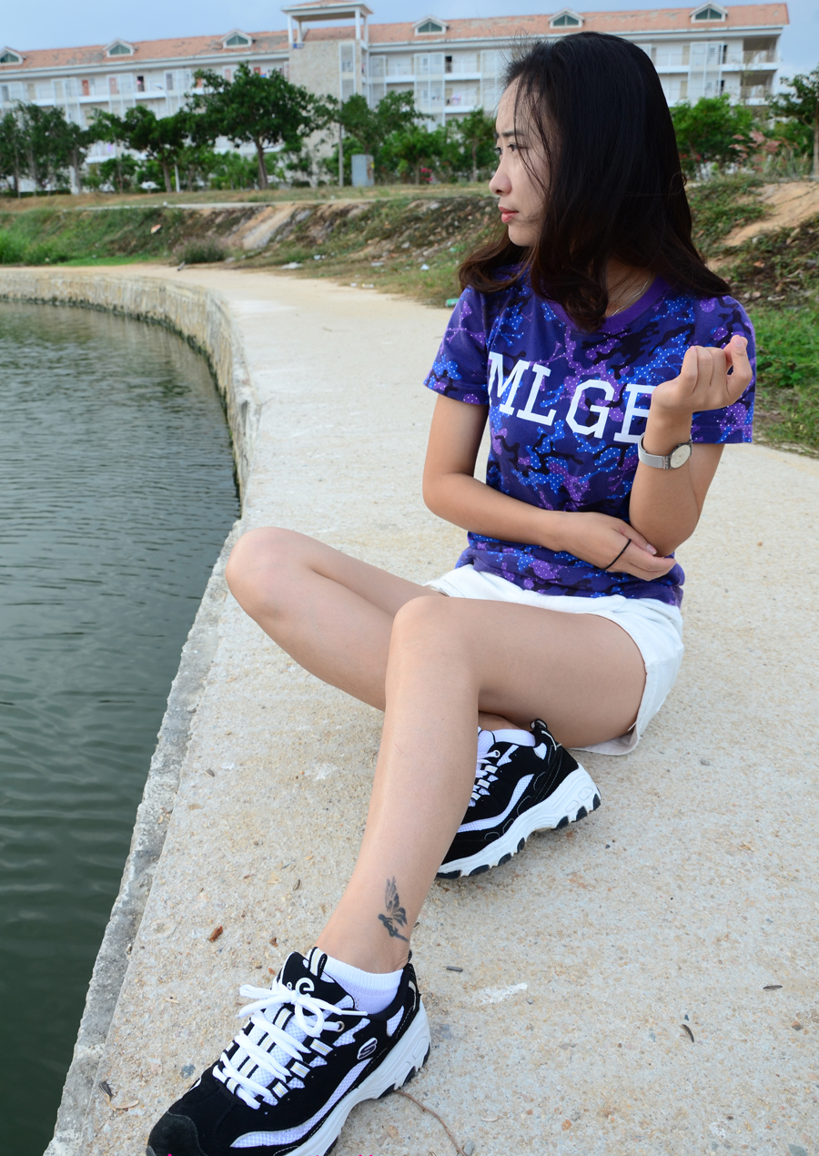 《有纹身的小姐姐》作品图