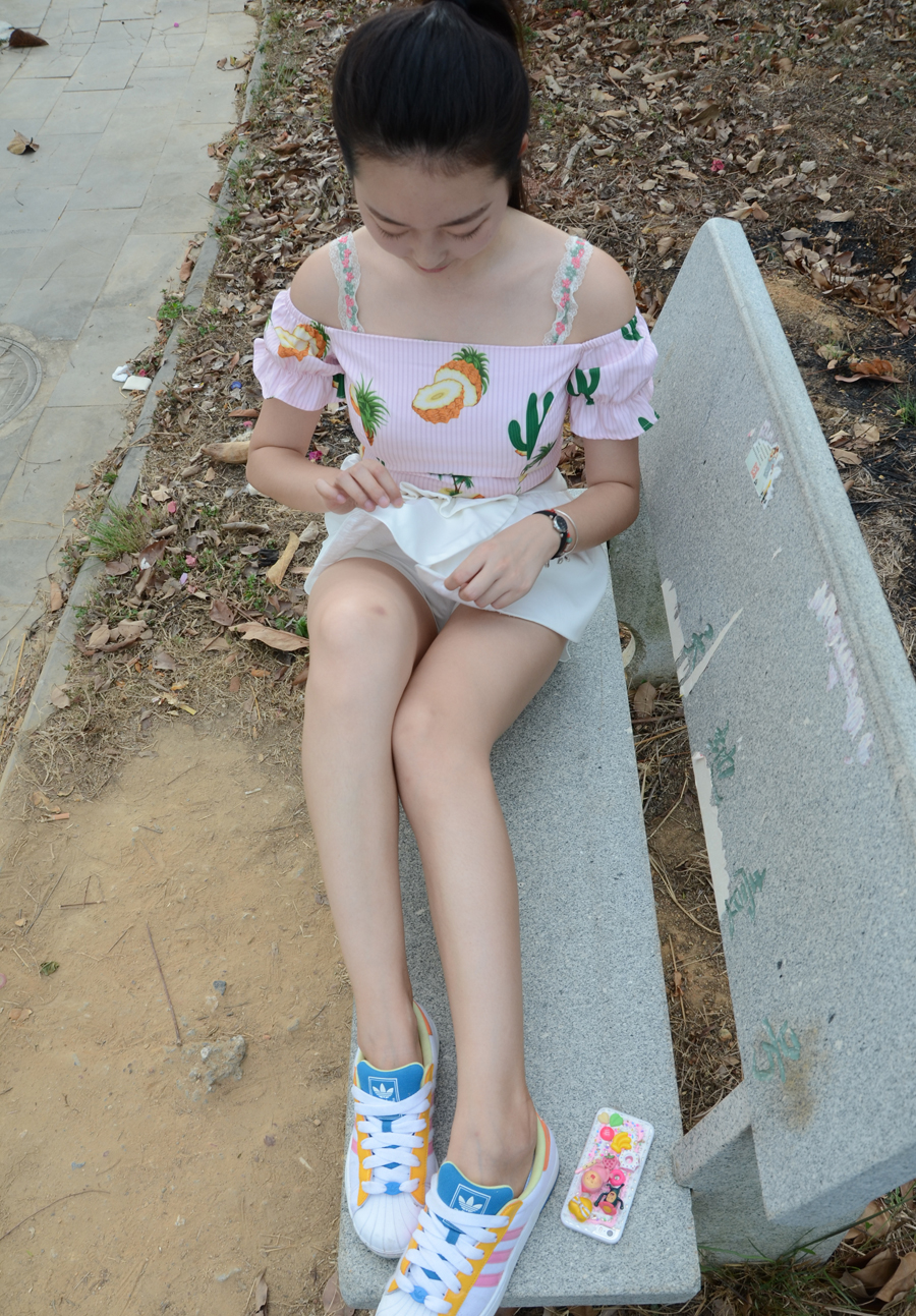 《学妹甜甜的笑容》作品图