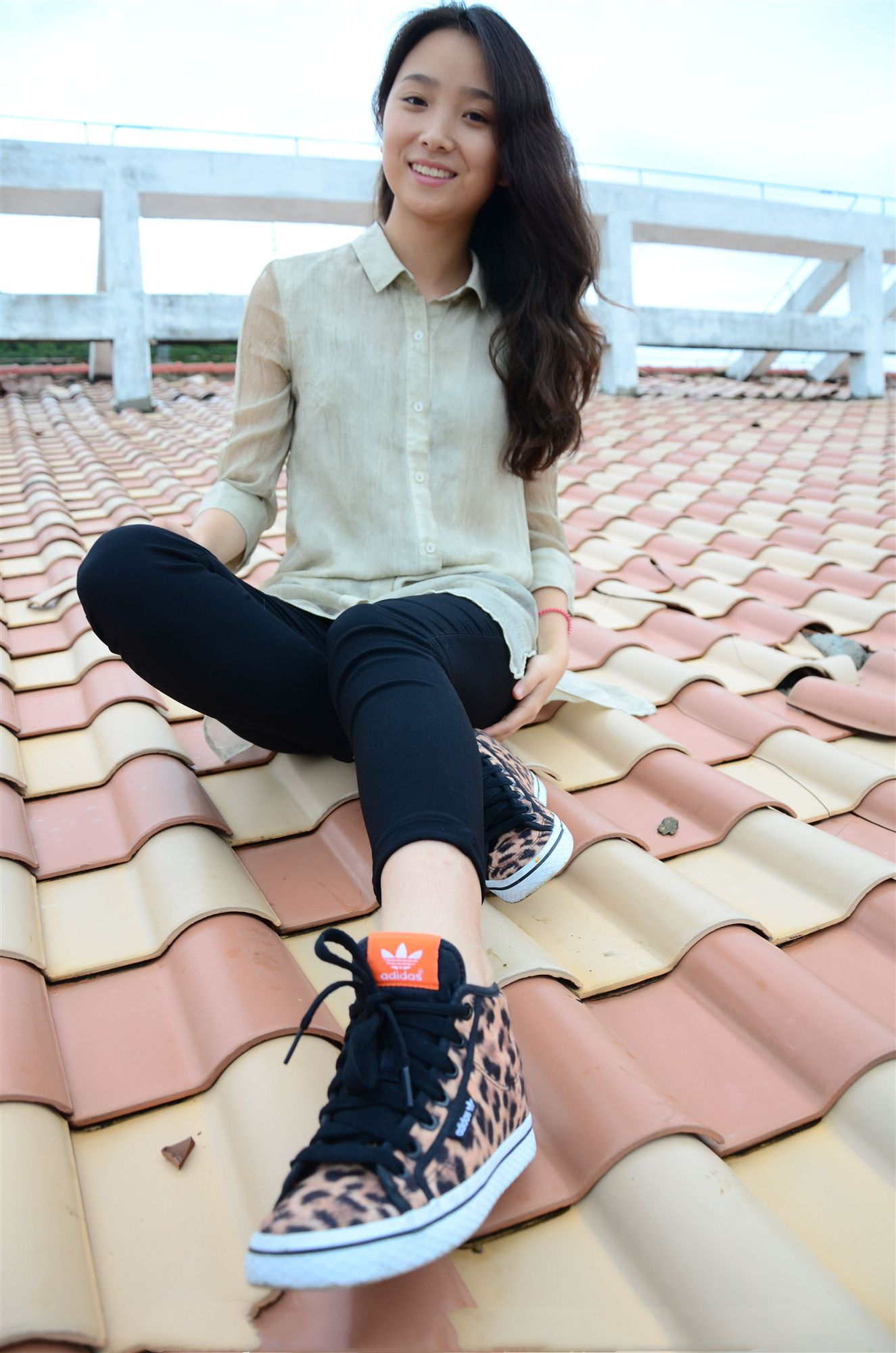 《学姐校园屋顶约拍》作品图