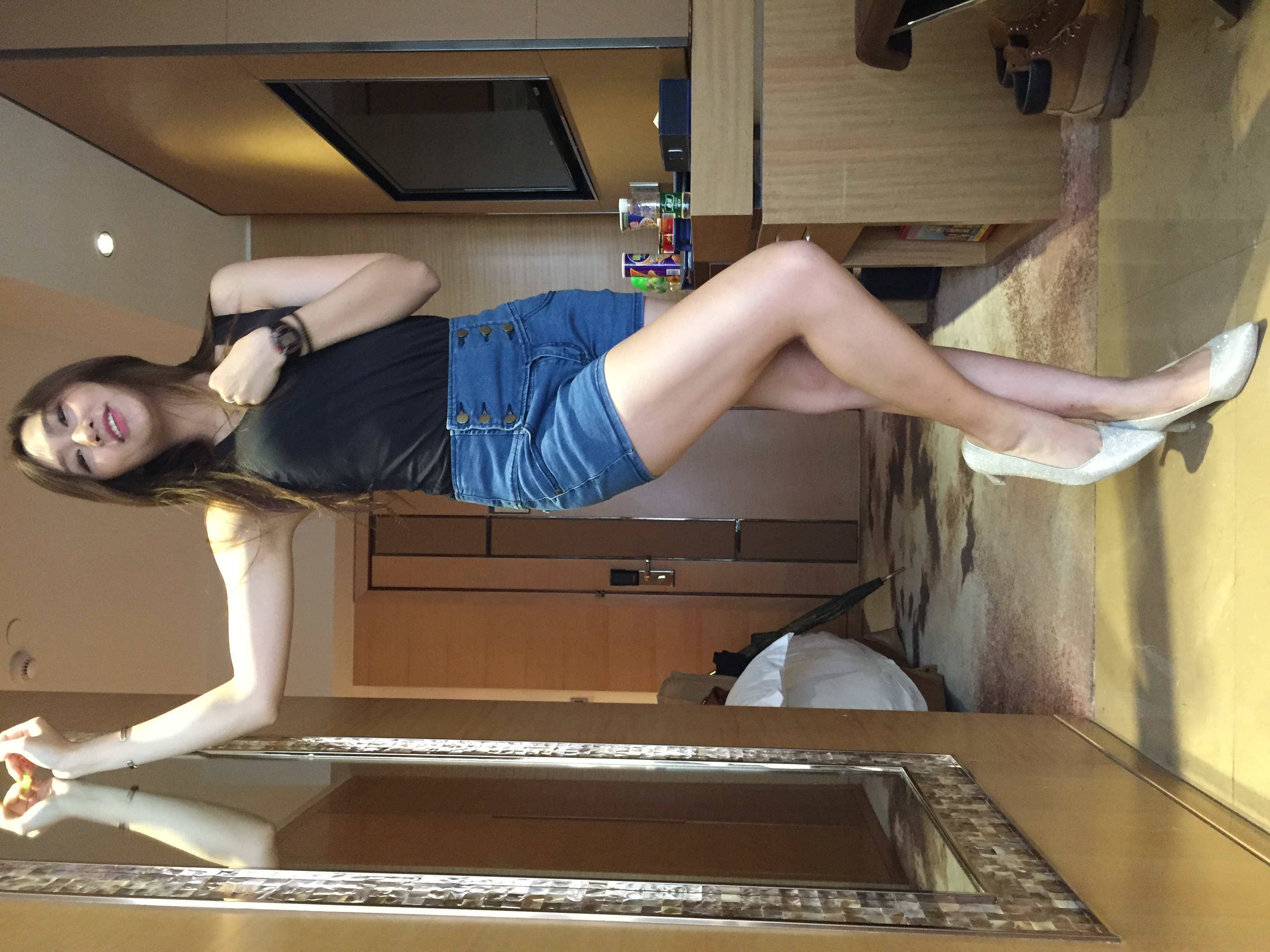 《高挑御姐赤足高跟鞋》作品图