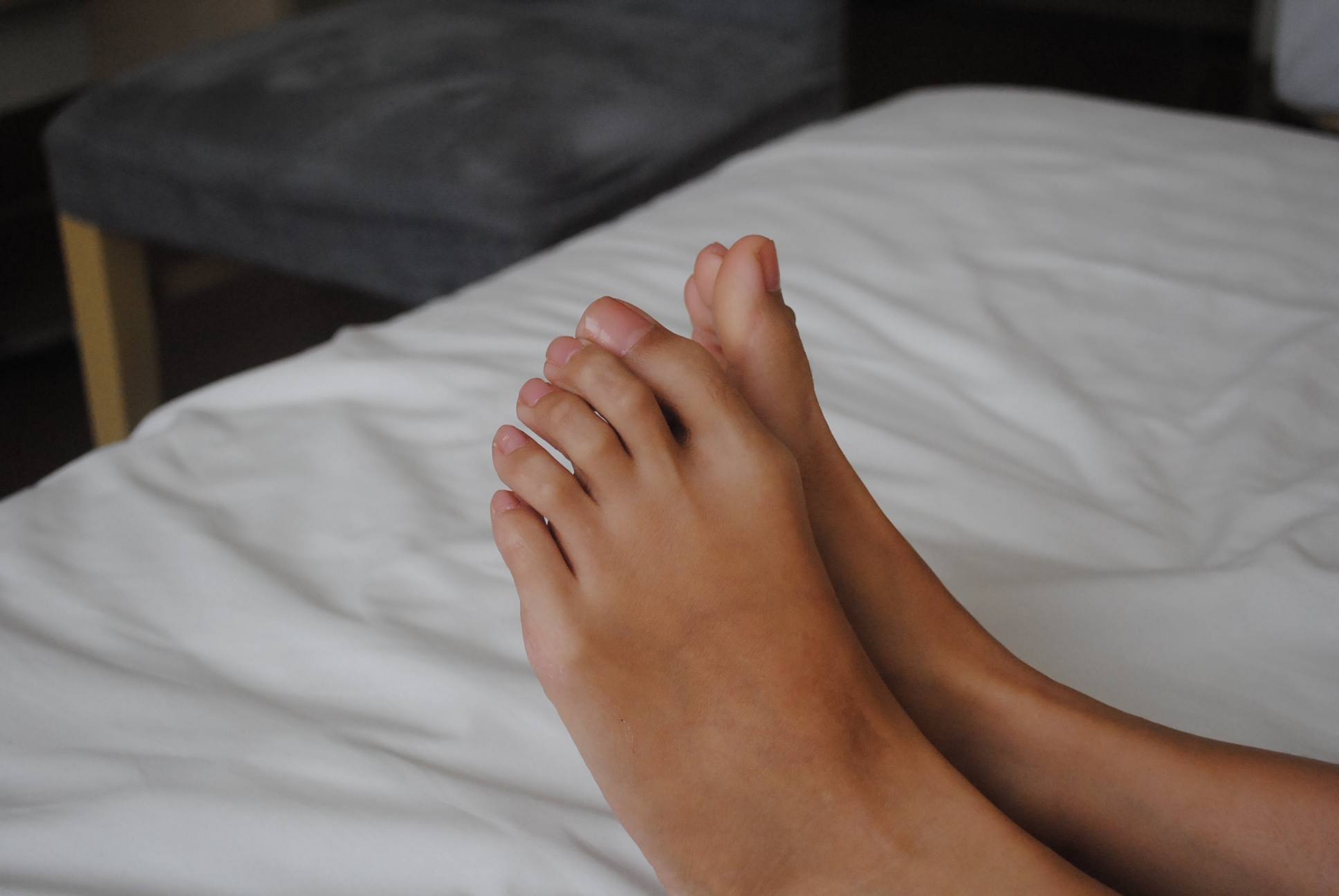 《修长的脚趾》作品图