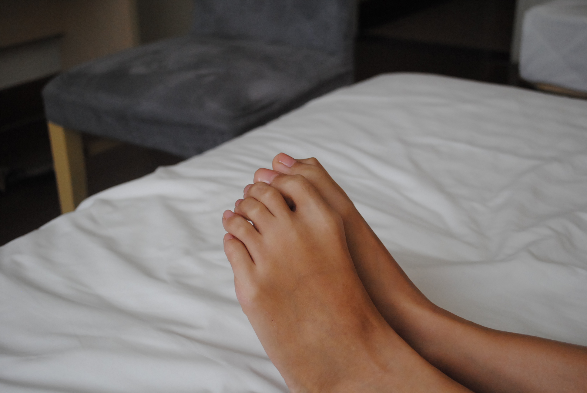 《修长的脚趾》作品图