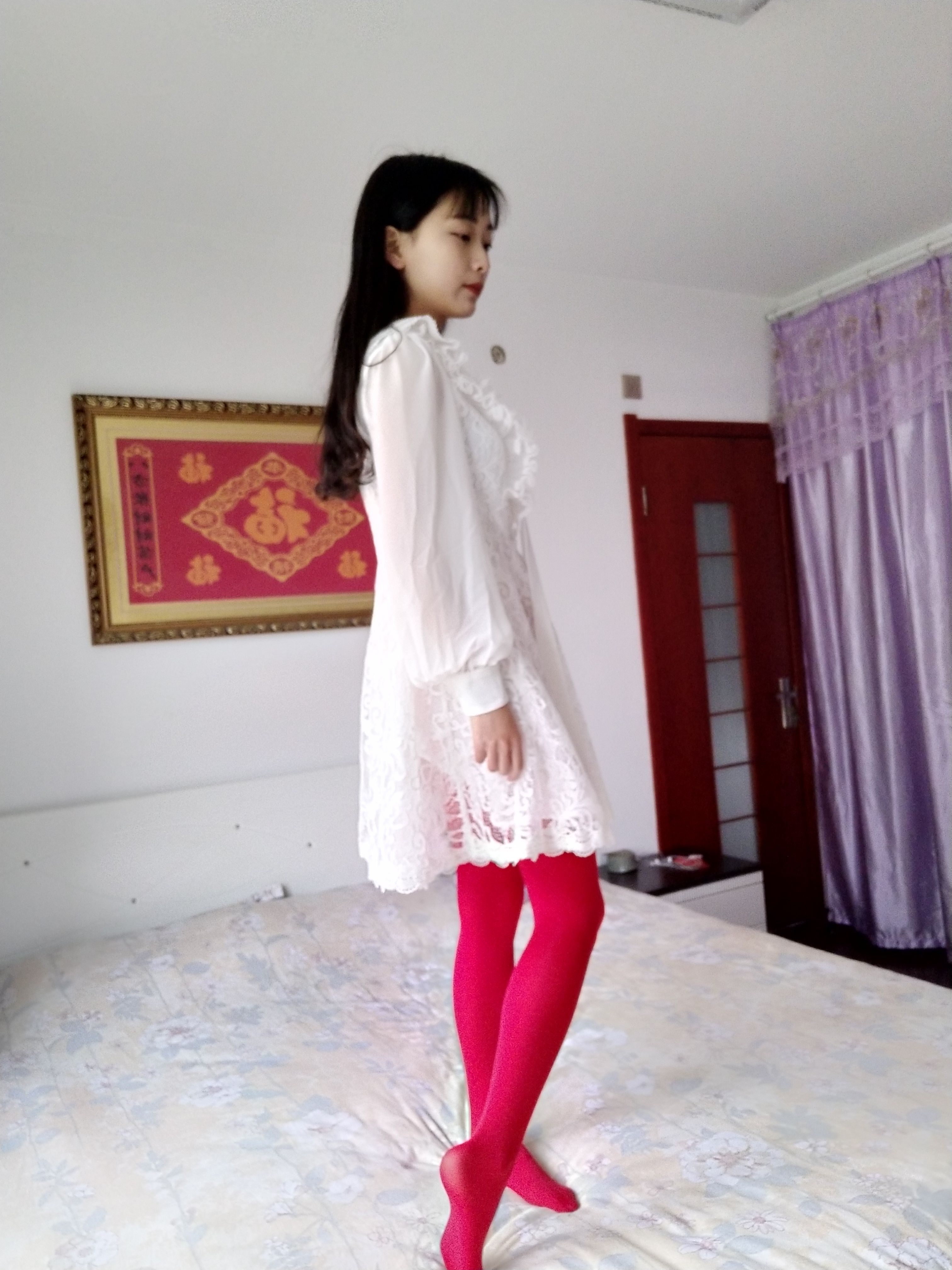 《萌妹子蓓蓓红、白、黄丝袜》作品图