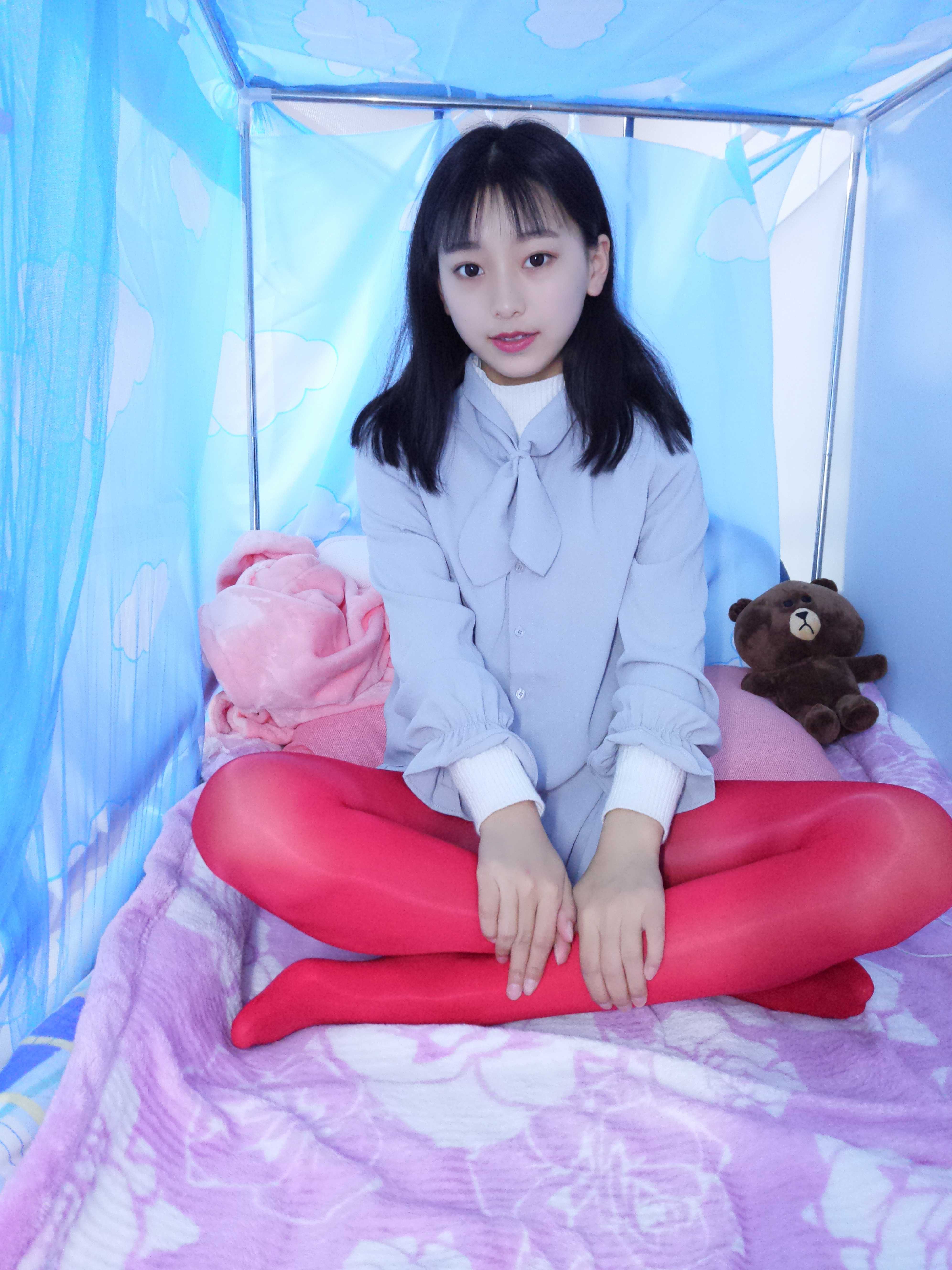 《宿舍萌妹子蓓蓓多颜色丝袜》作品图