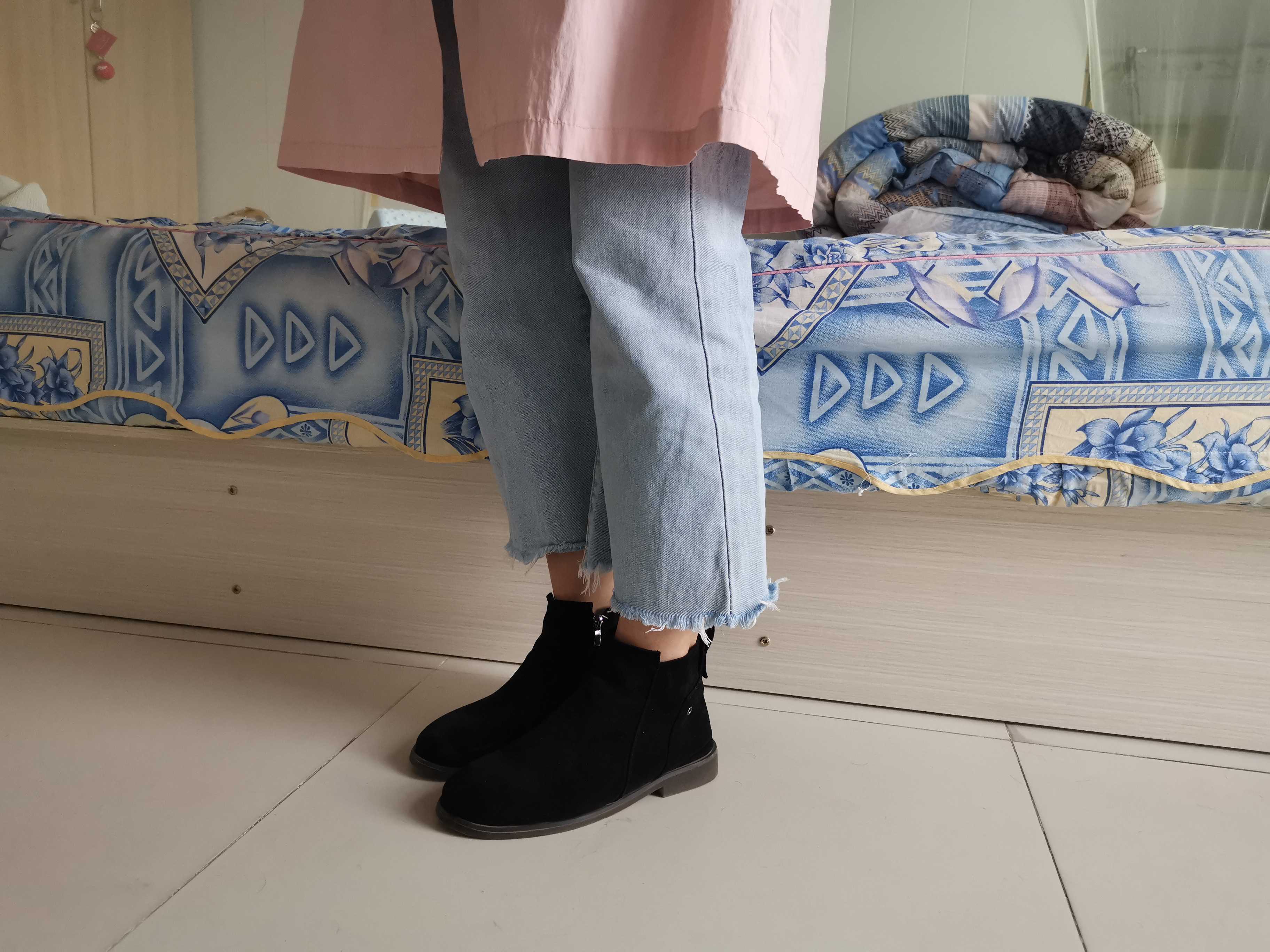 《大二学妹思思嫩足》作品图