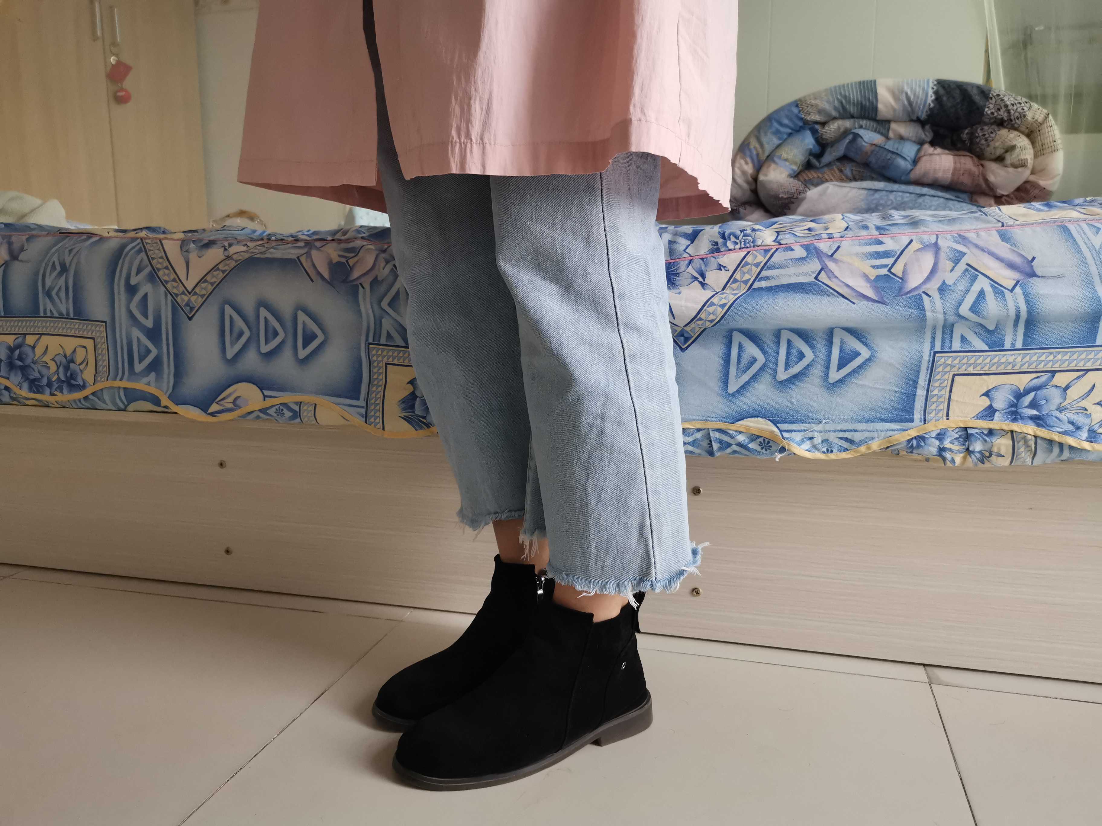 《大二学妹思思嫩足》作品图