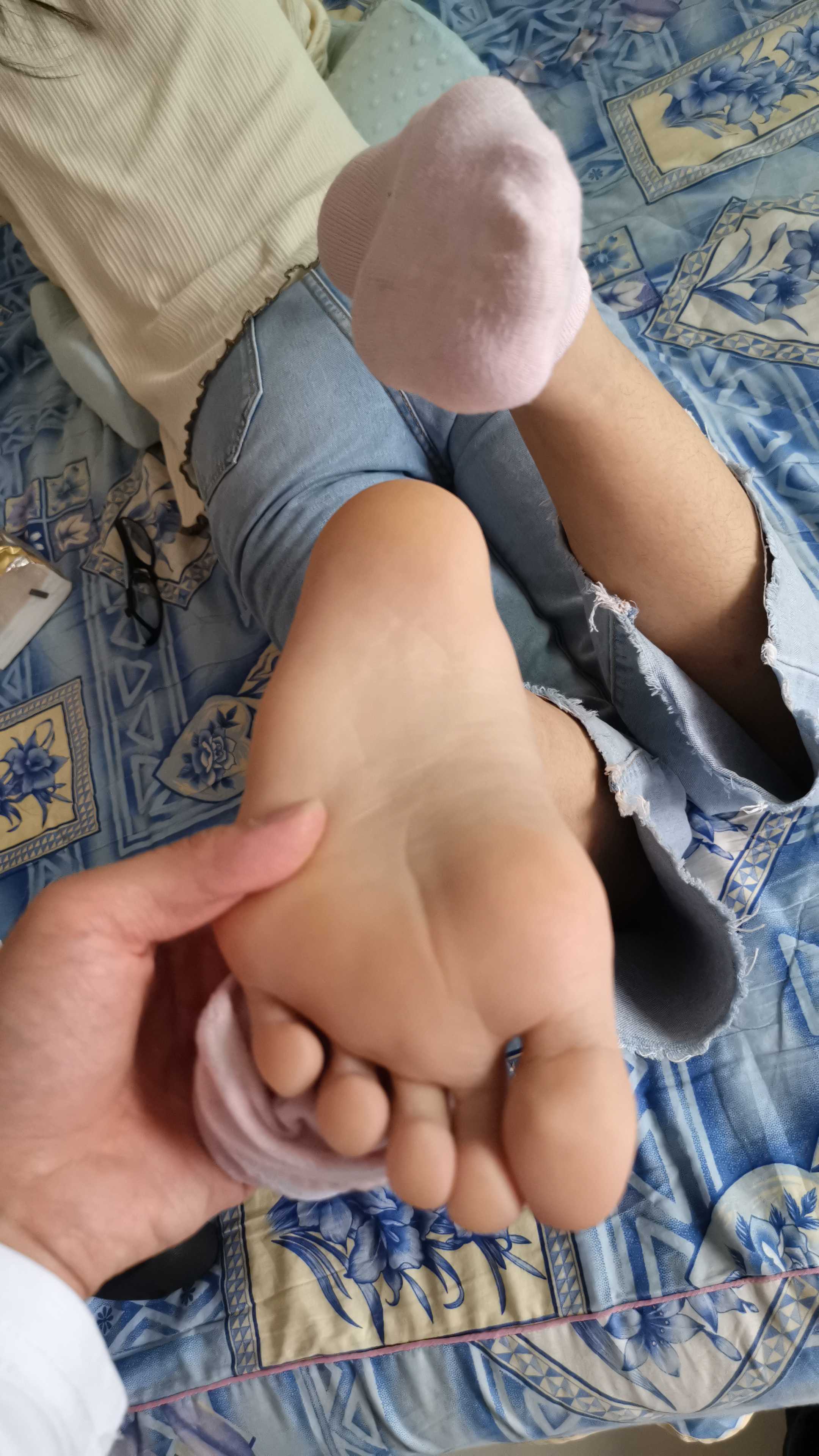 《大二学妹思思嫩足》作品图