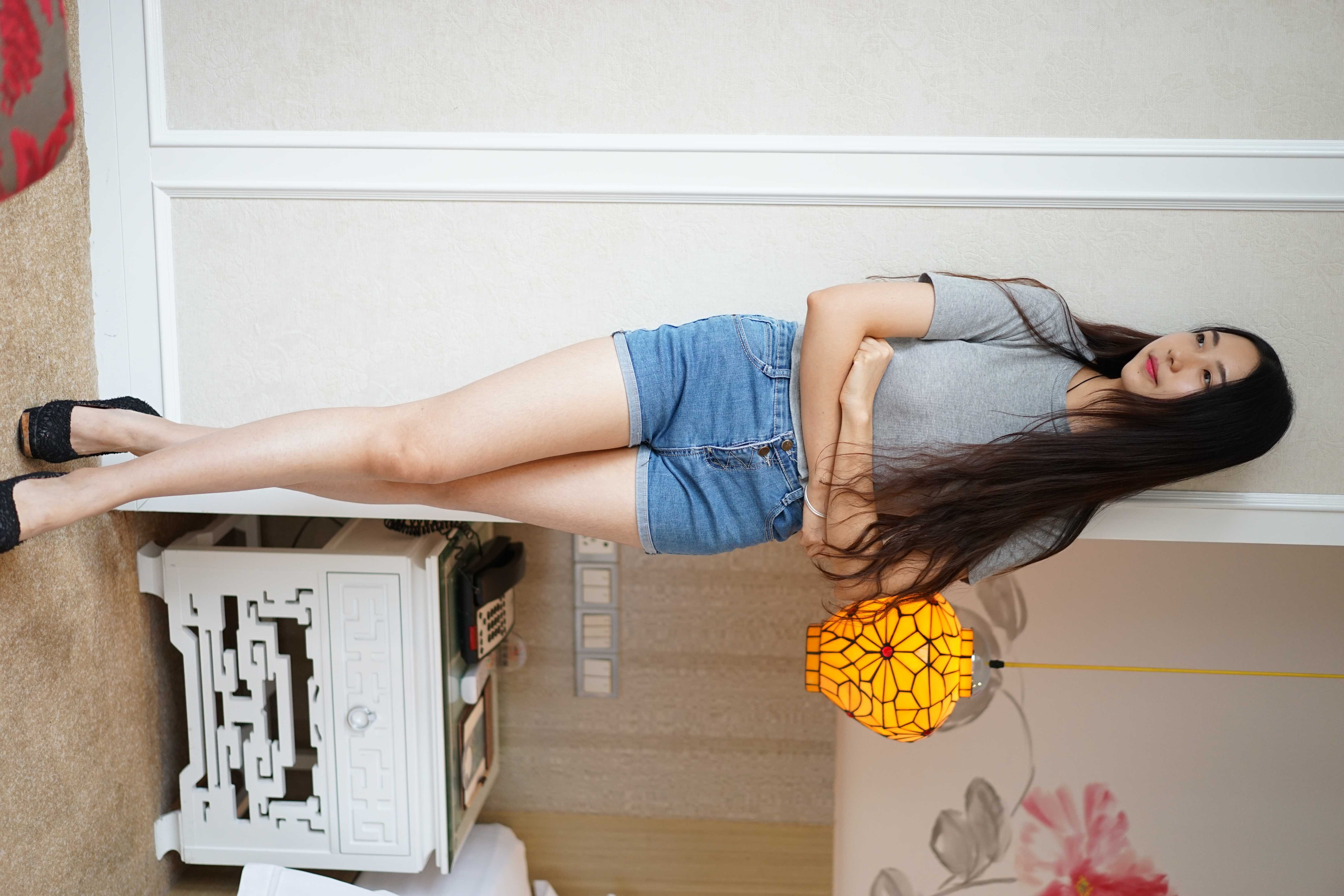 《可爱的长腿学妹》作品图