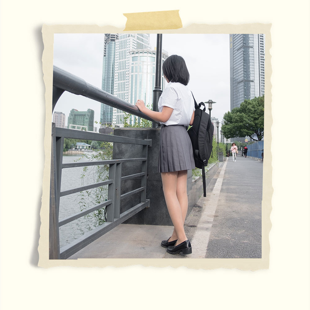 背包清纯肉丝小姐姐