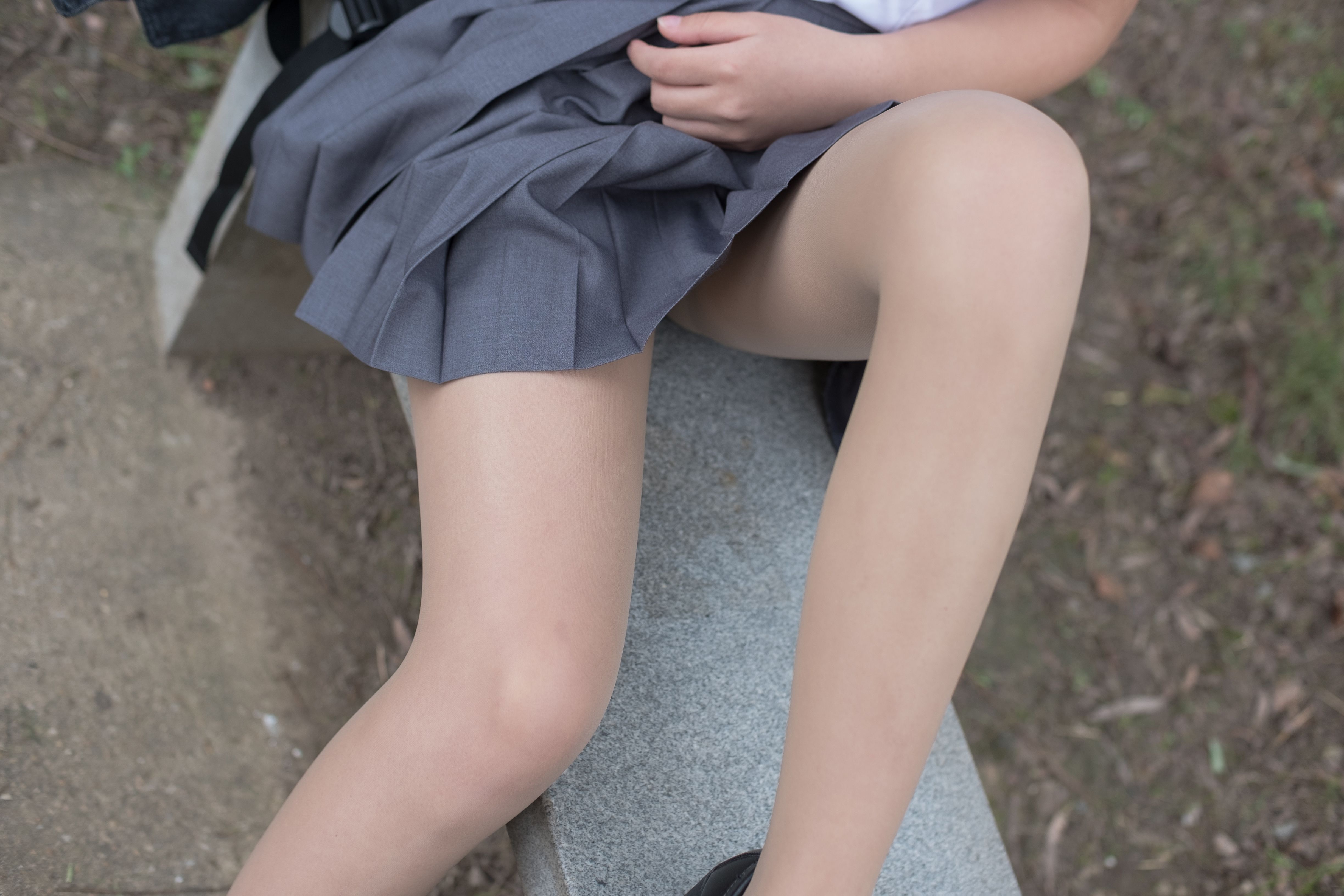 《背包清纯肉丝小姐姐》作品图