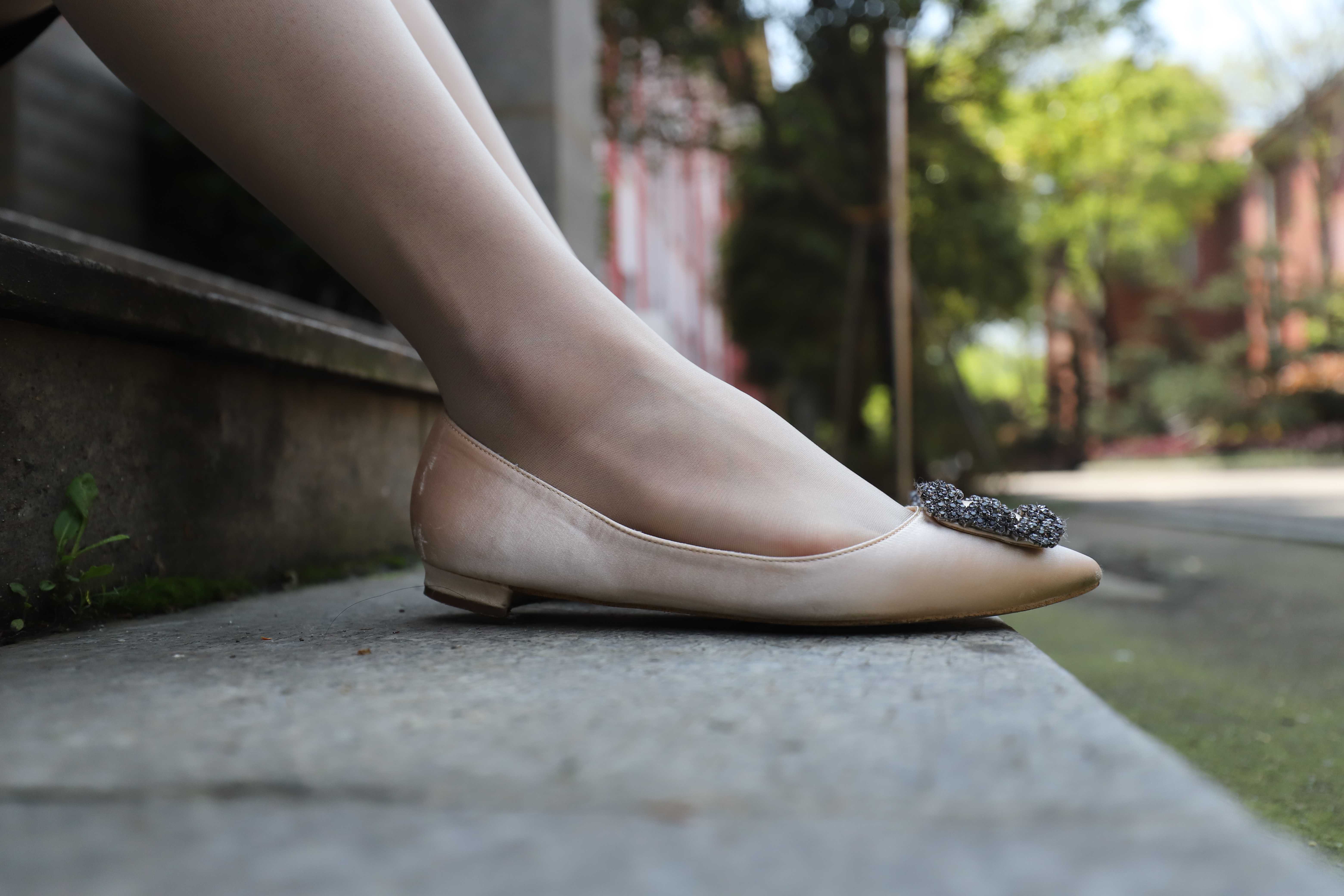 《学妹衬衣制服丝袜脚》作品图