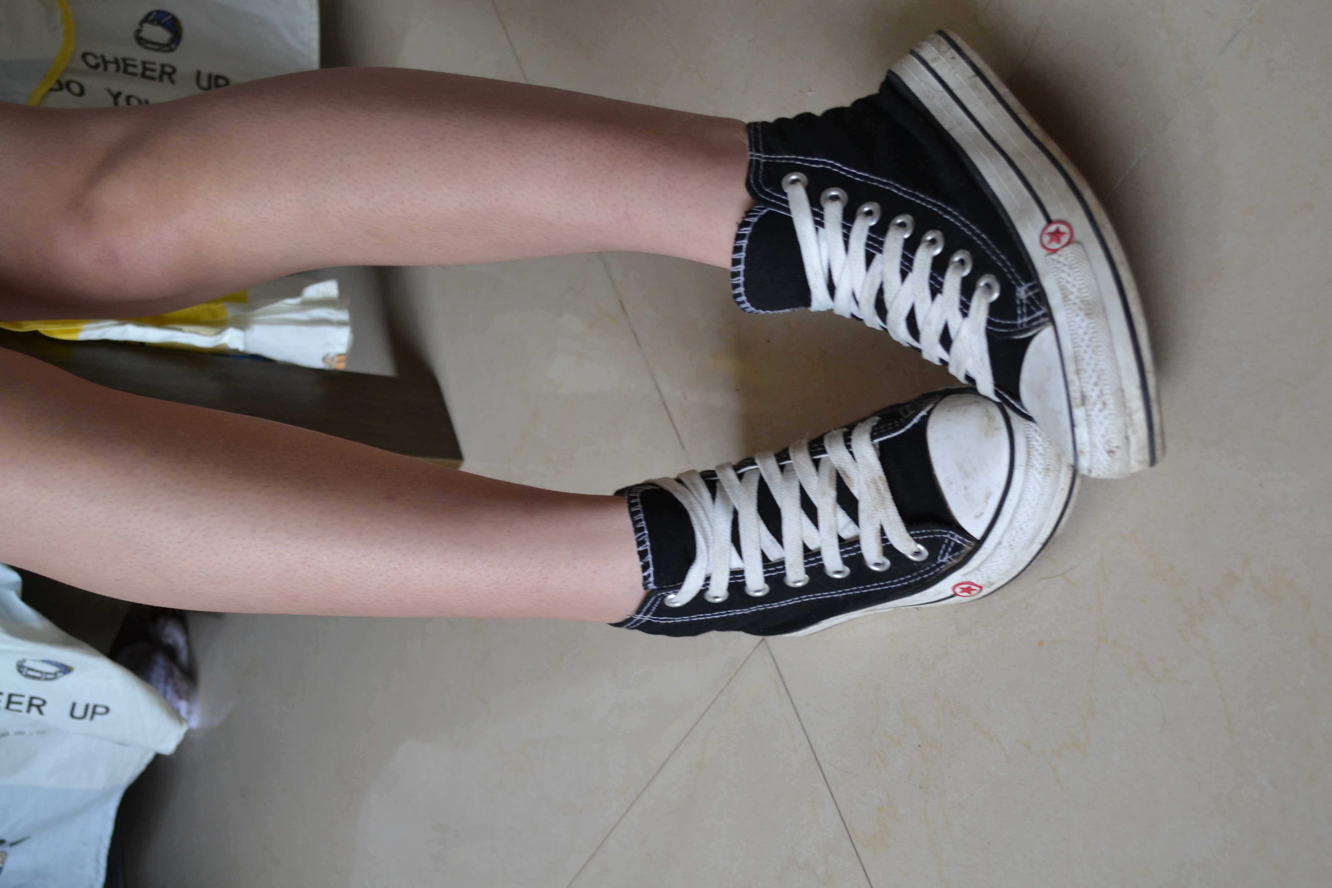 《热裤学妹来做客》作品图