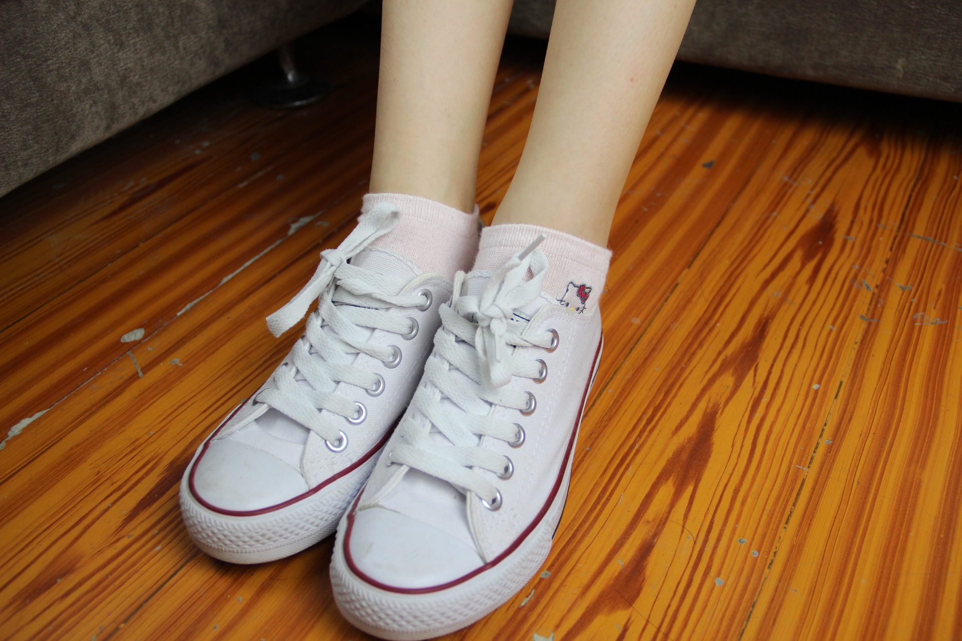 《帆布鞋の棉袜小姐姐》作品图