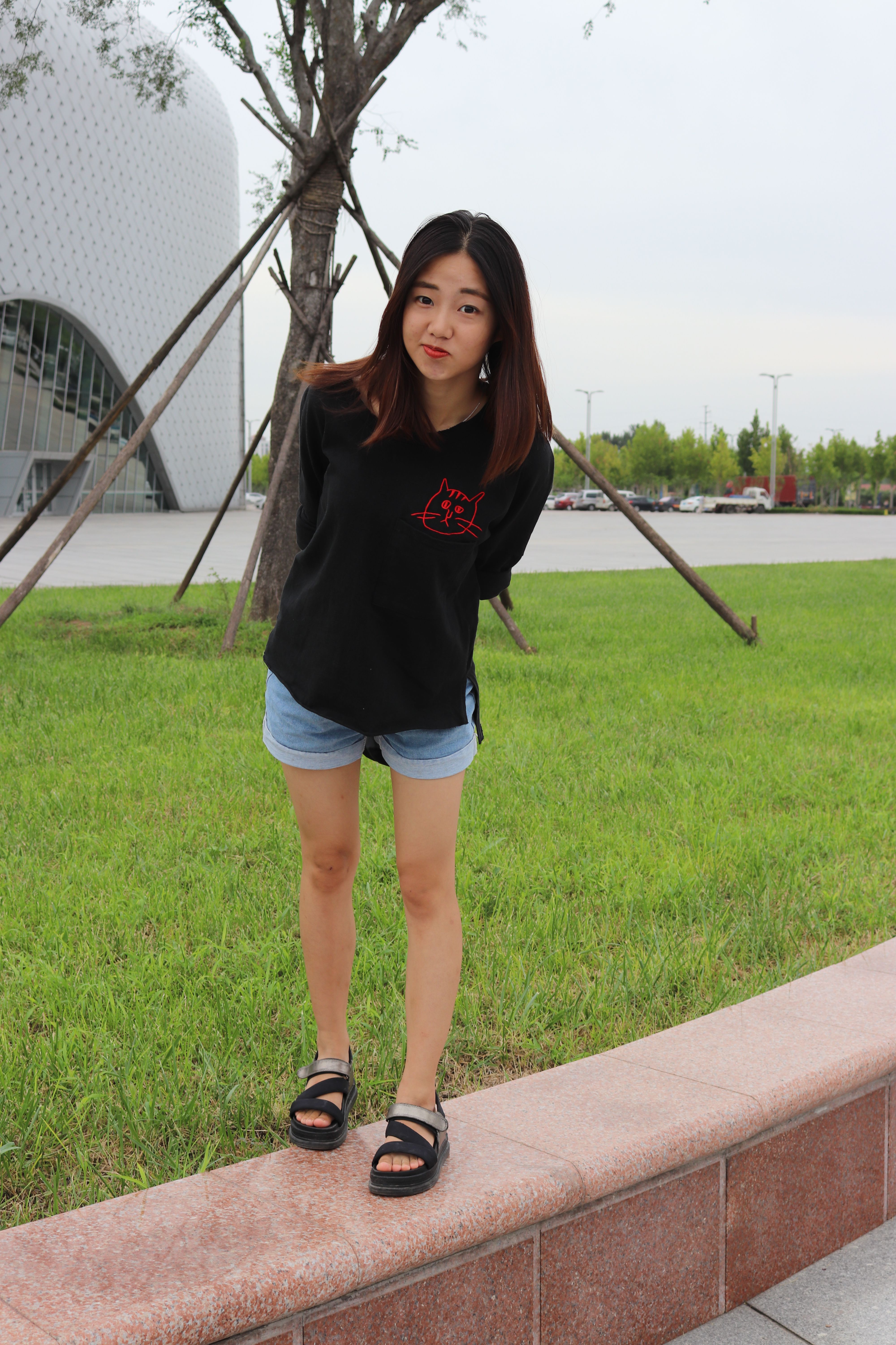 《同学的凉拖脚丫》作品图