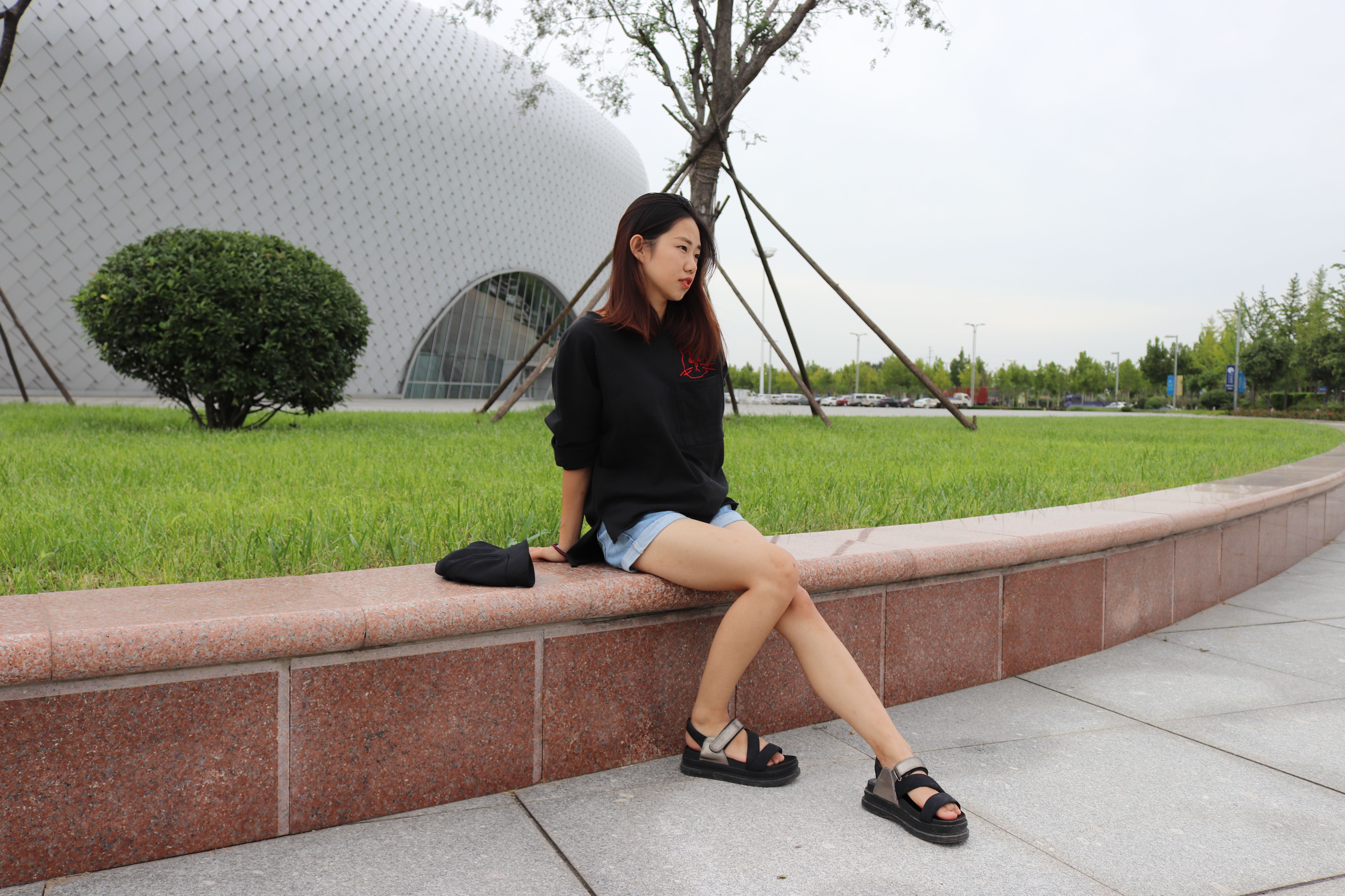 《同学的凉拖脚丫》作品图