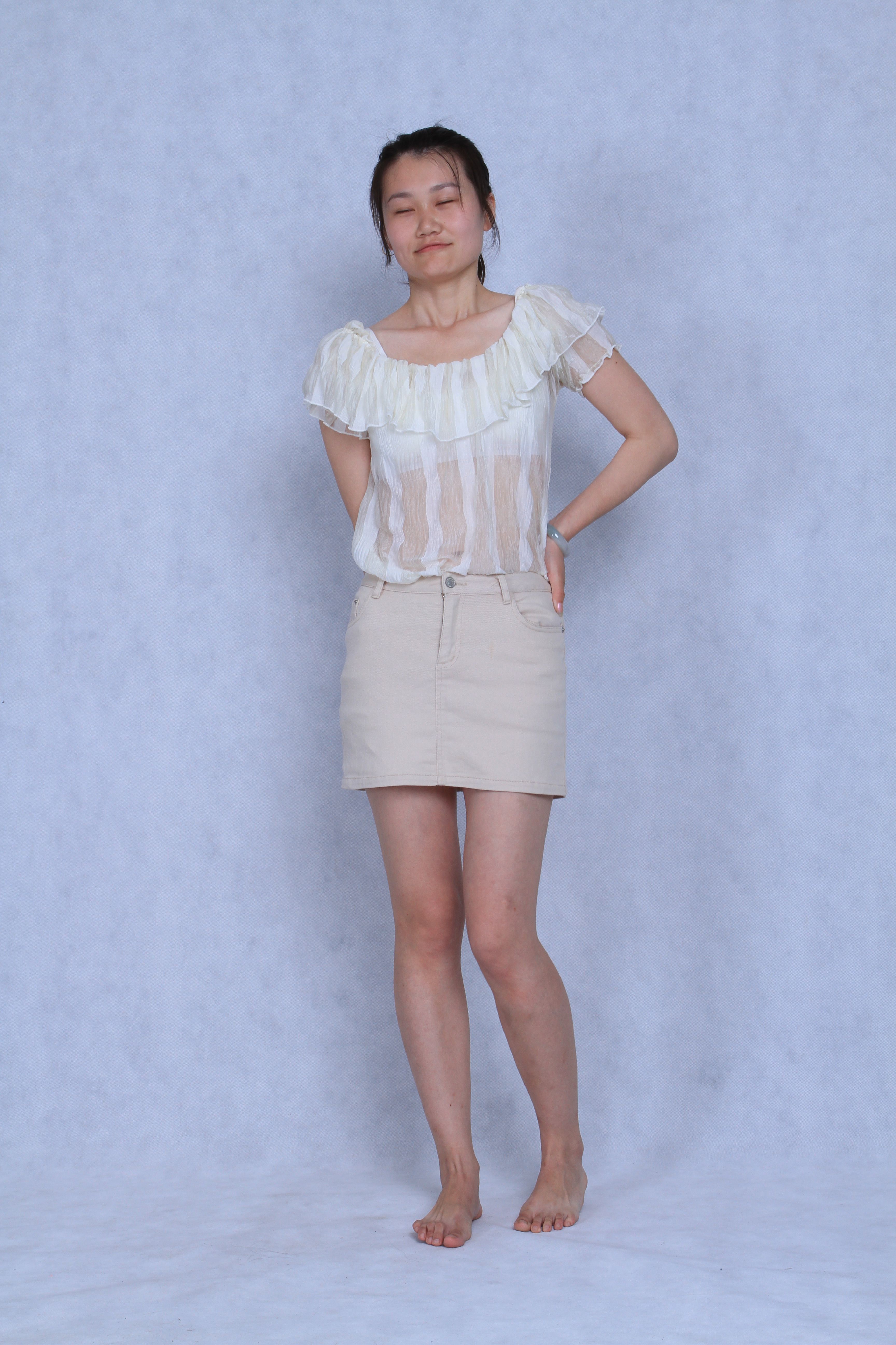 《瑜伽球学姐脚丫》作品图