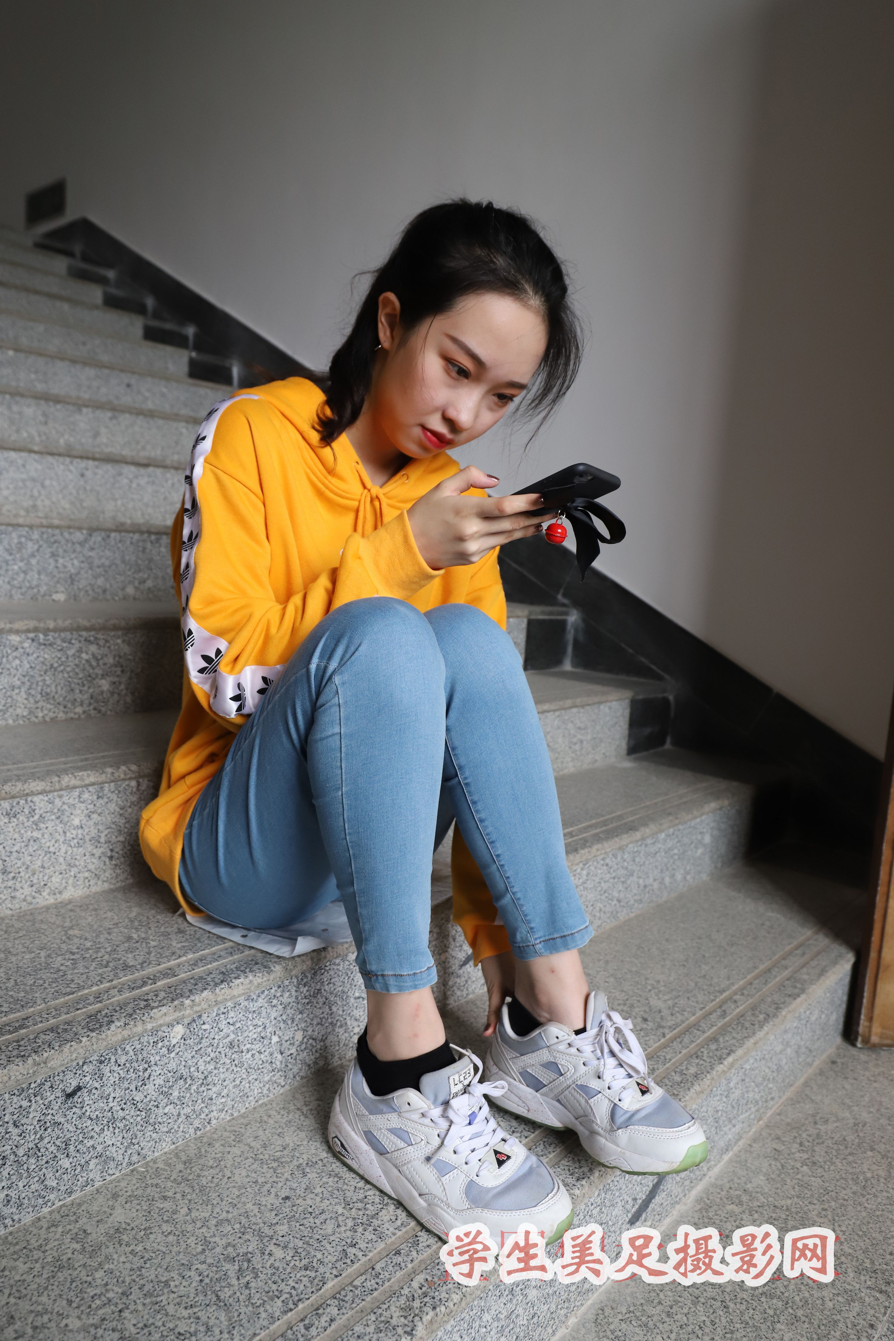 《学妹船袜脱袜全过程》作品图