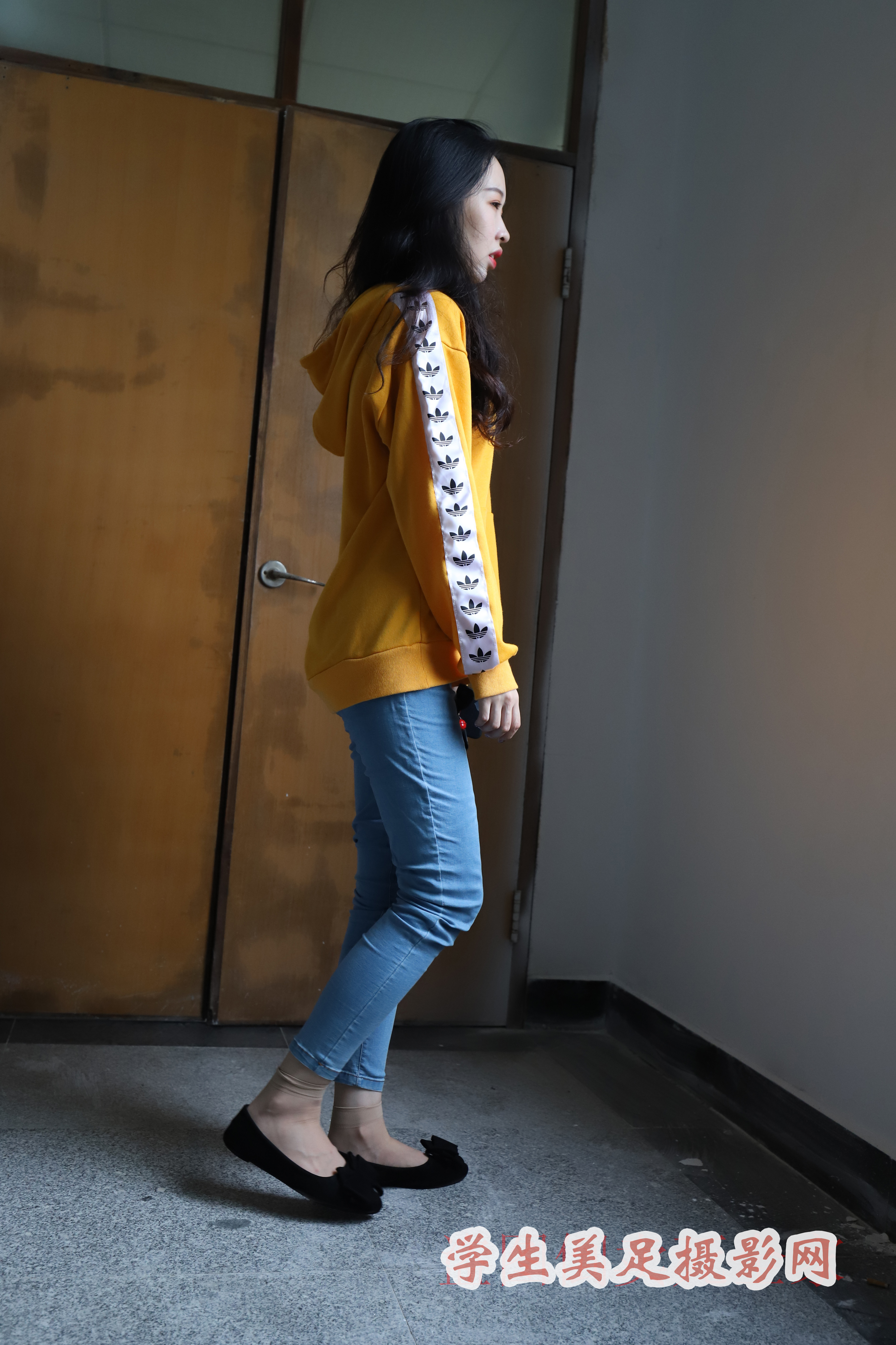 《学妹短丝脱袜全过程》作品图