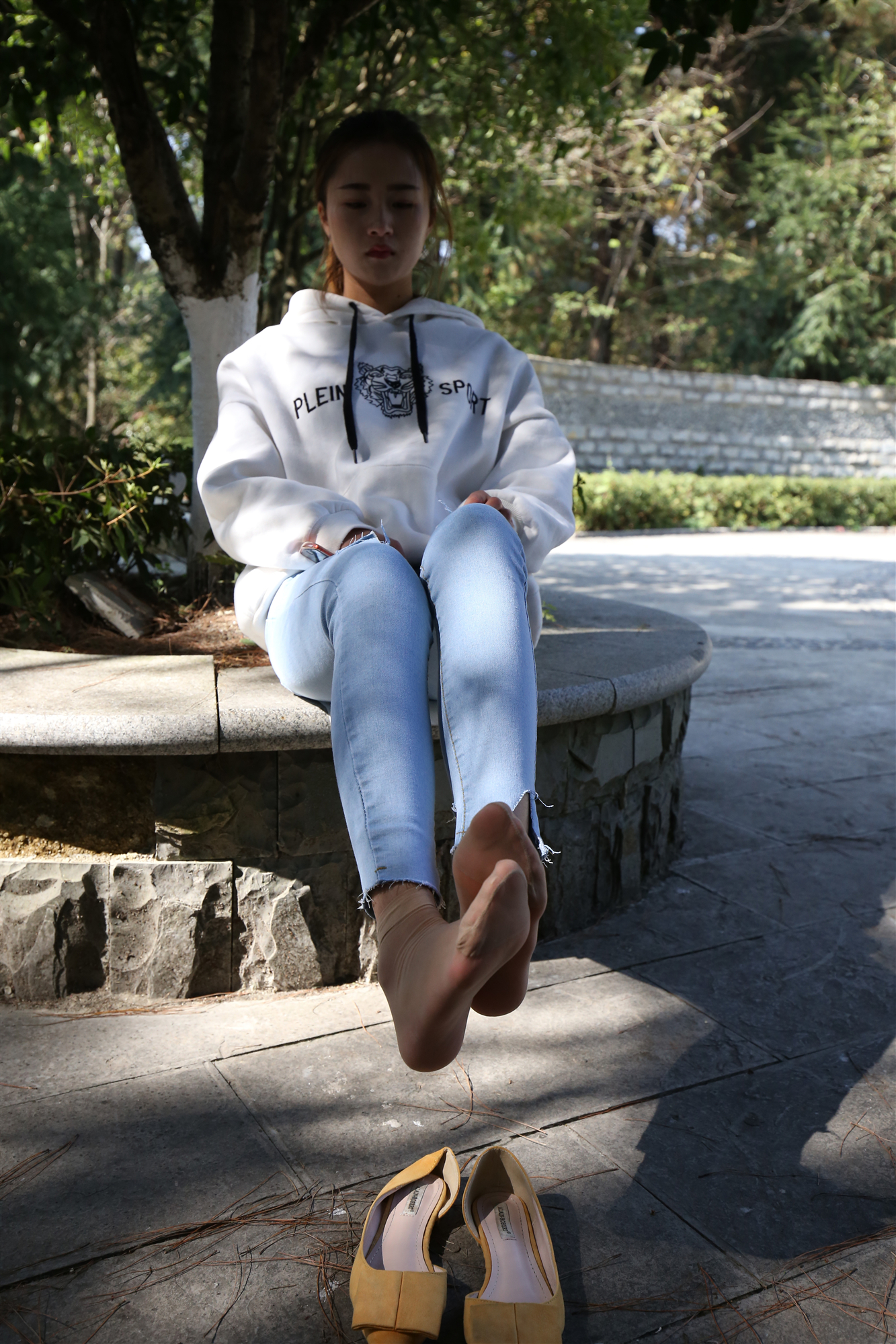 《学妹牛仔短丝脚丫》作品图