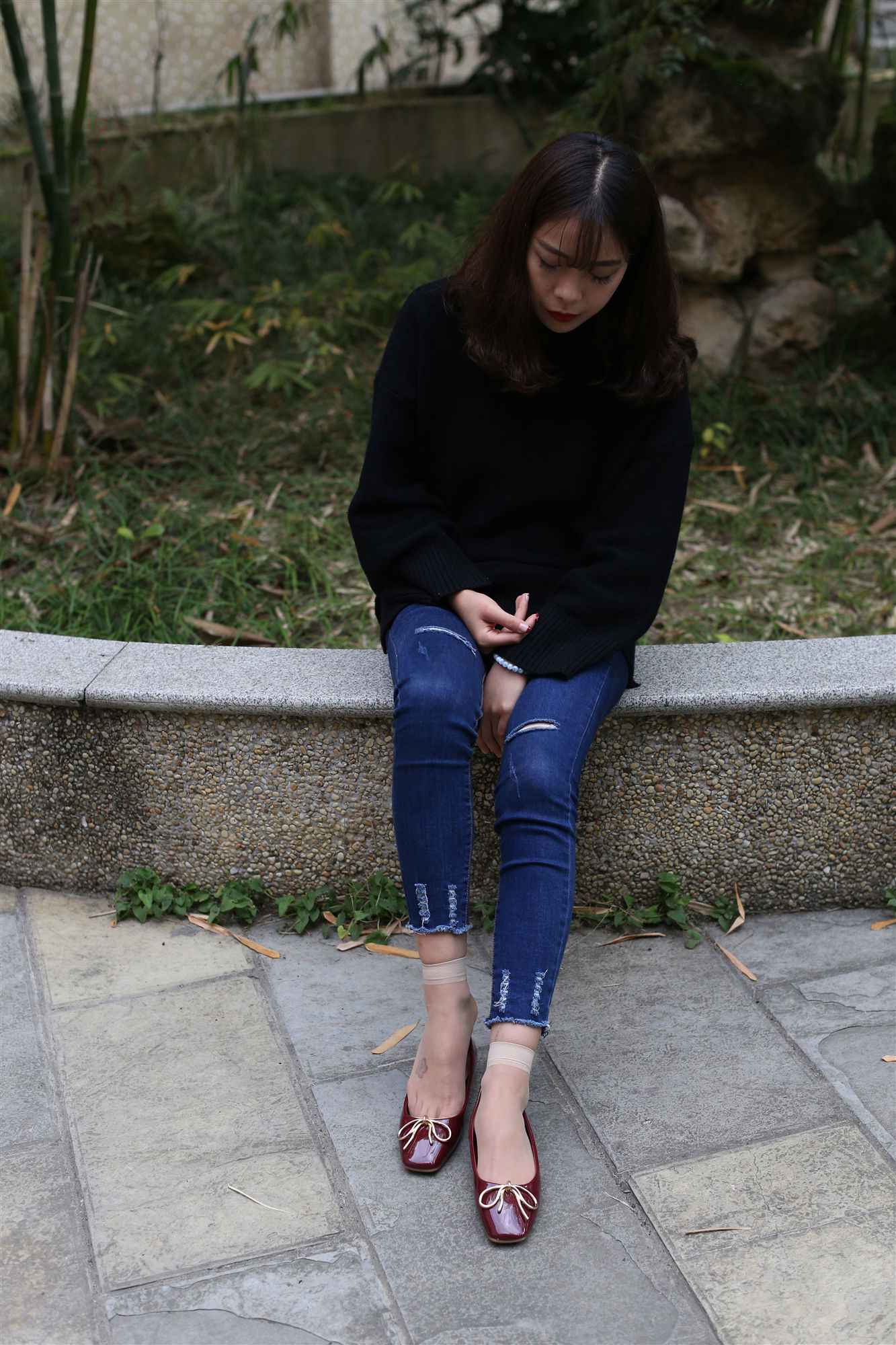 《小姐姐肉色丝袜脚》作品图