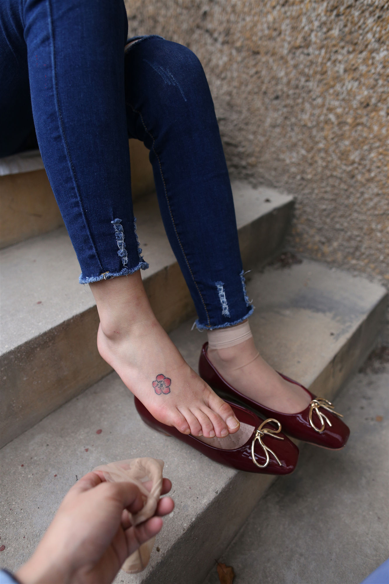 《小姐姐肉色丝袜脚》作品图