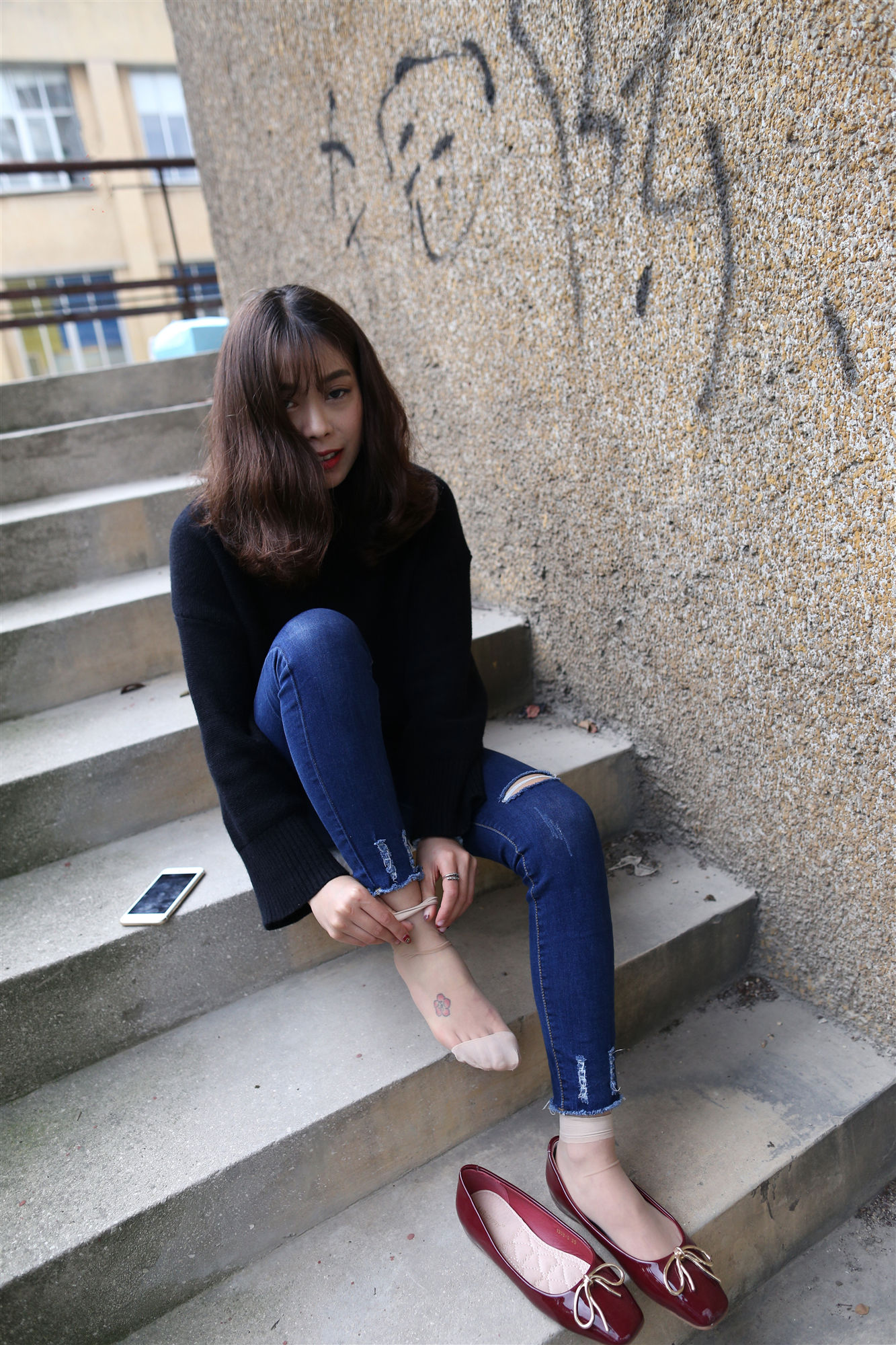 《小姐姐肉色丝袜脚》作品图